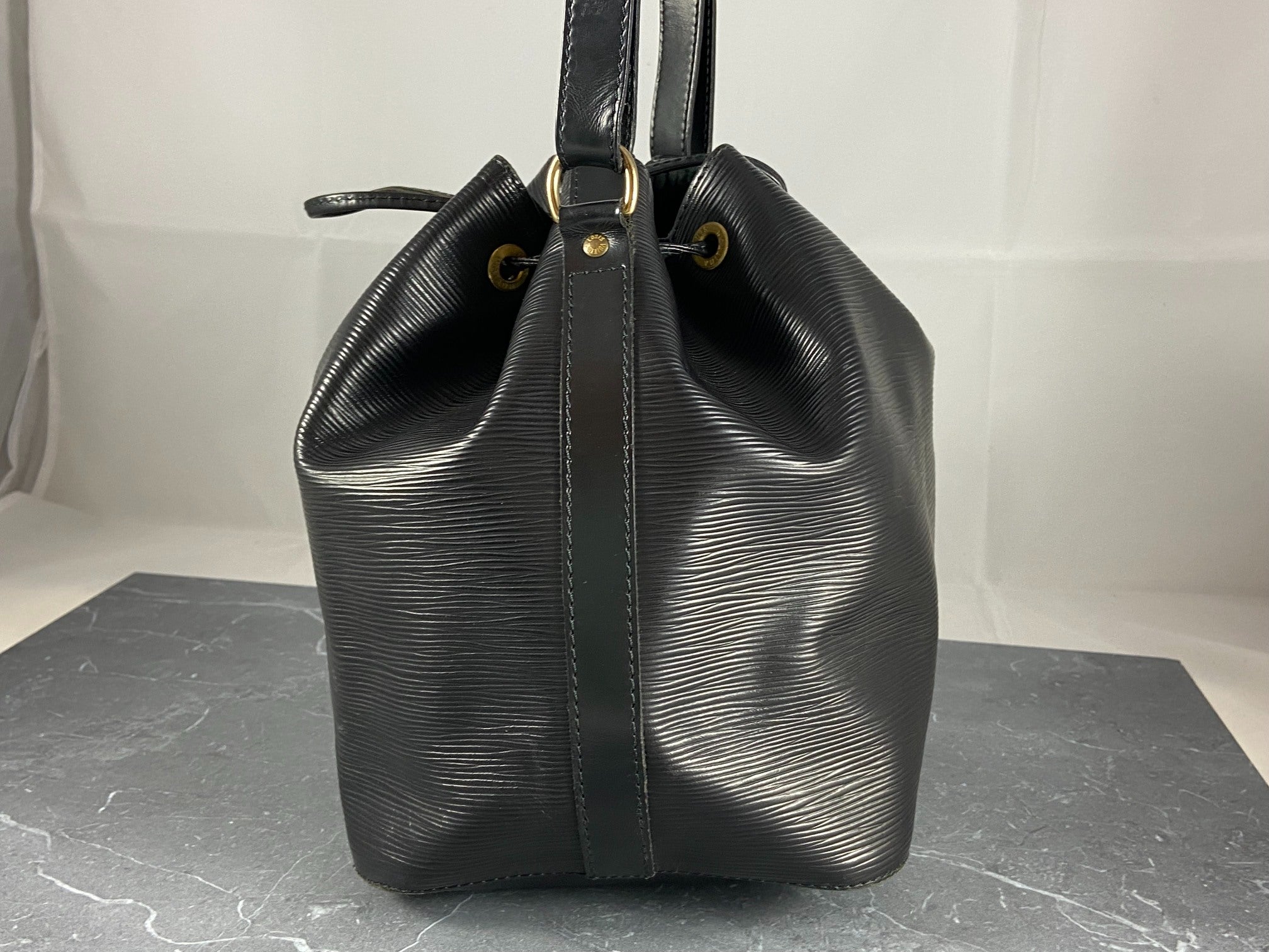 Louis Vuitton Sac Noé Petit Black Epi Leather