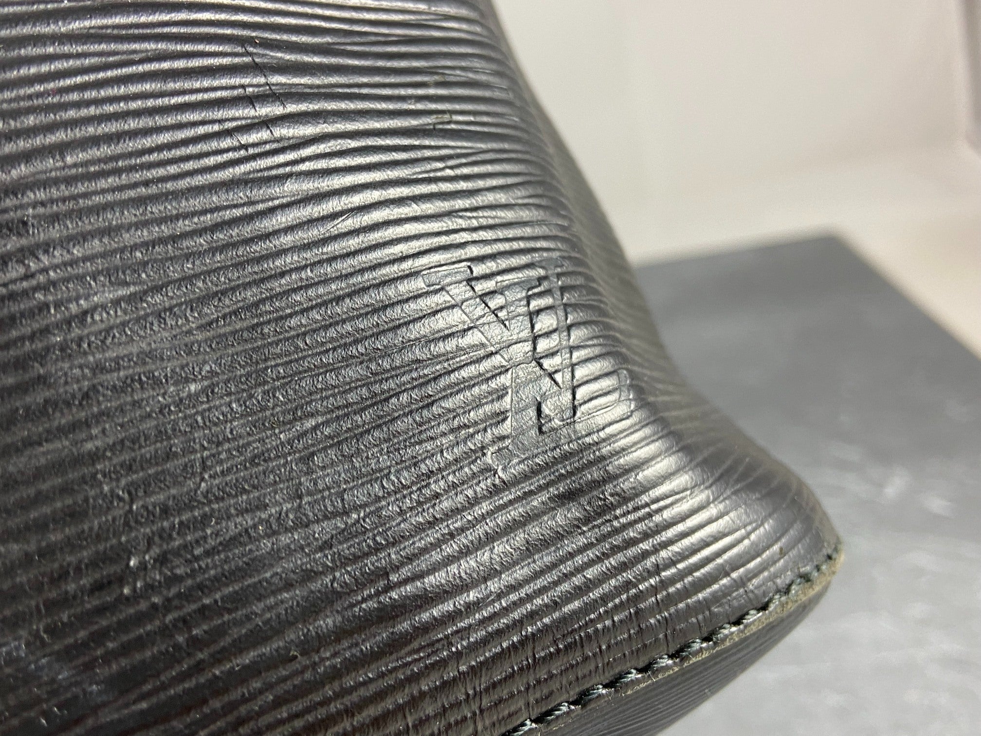 Louis Vuitton Sac Noé Petit Black Epi Leather