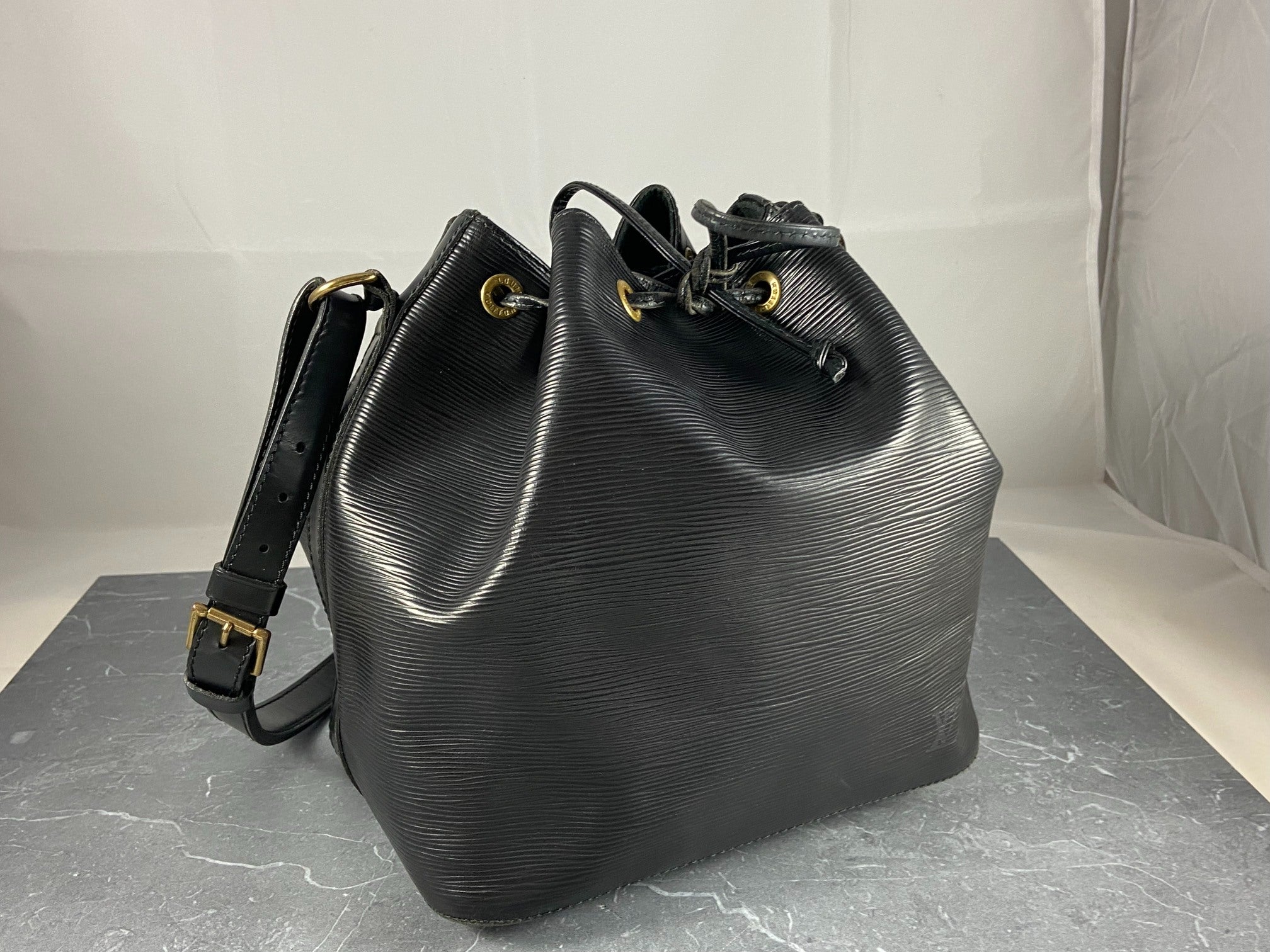 Louis Vuitton Sac Noé Petit Black Epi Leather