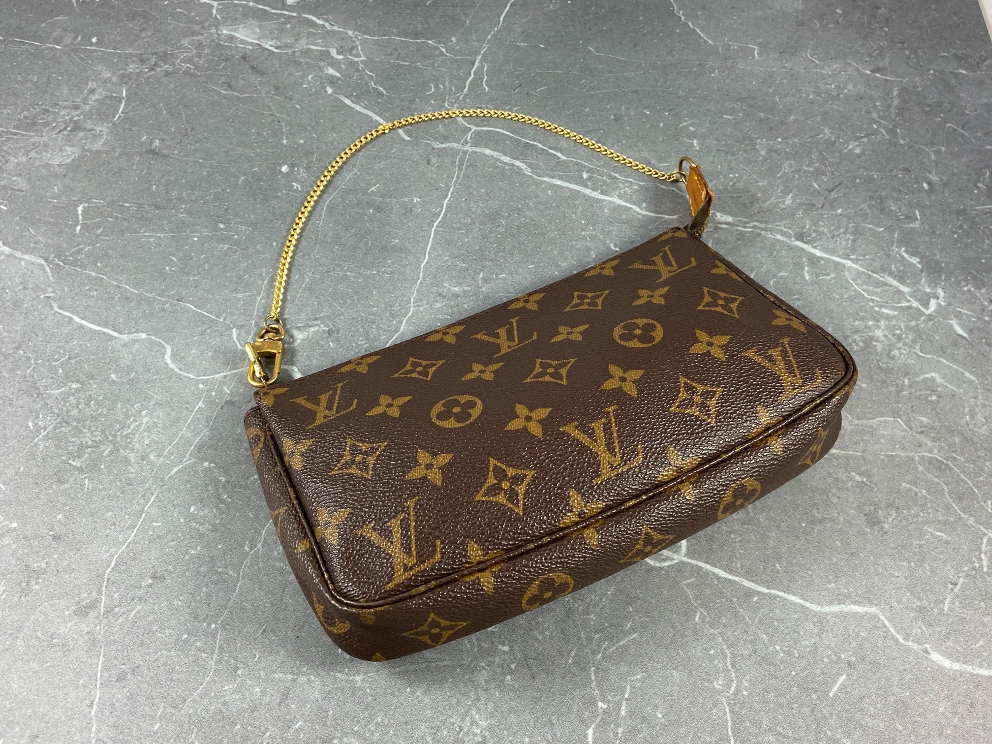 Louis Vuitton Pochette Accessoires Monogram Canvas