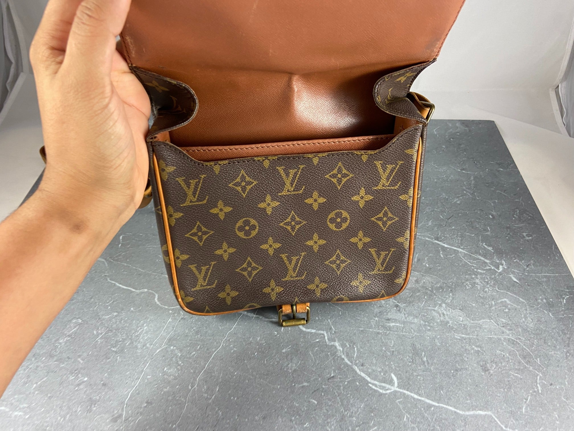 Louis Vuitton Cartouchière MM Shoulder Bag Monogram Canvas