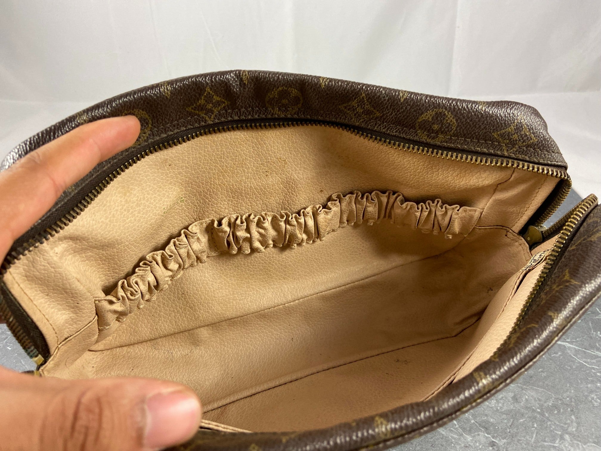 Louis Vuitton Trousse Toilette 28 Monogram Canvas