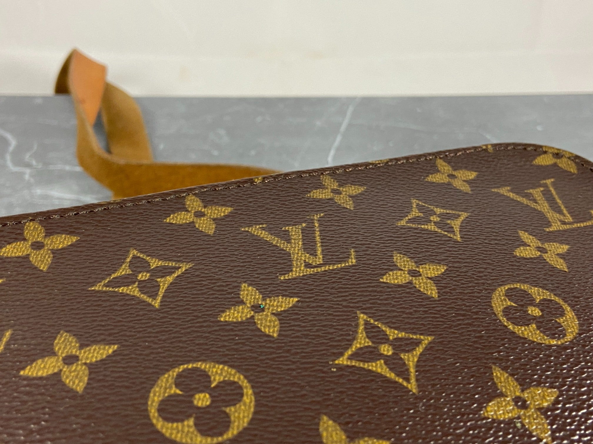 Louis Vuitton Cartouchière MM Shoulder Bag Monogram Canvas