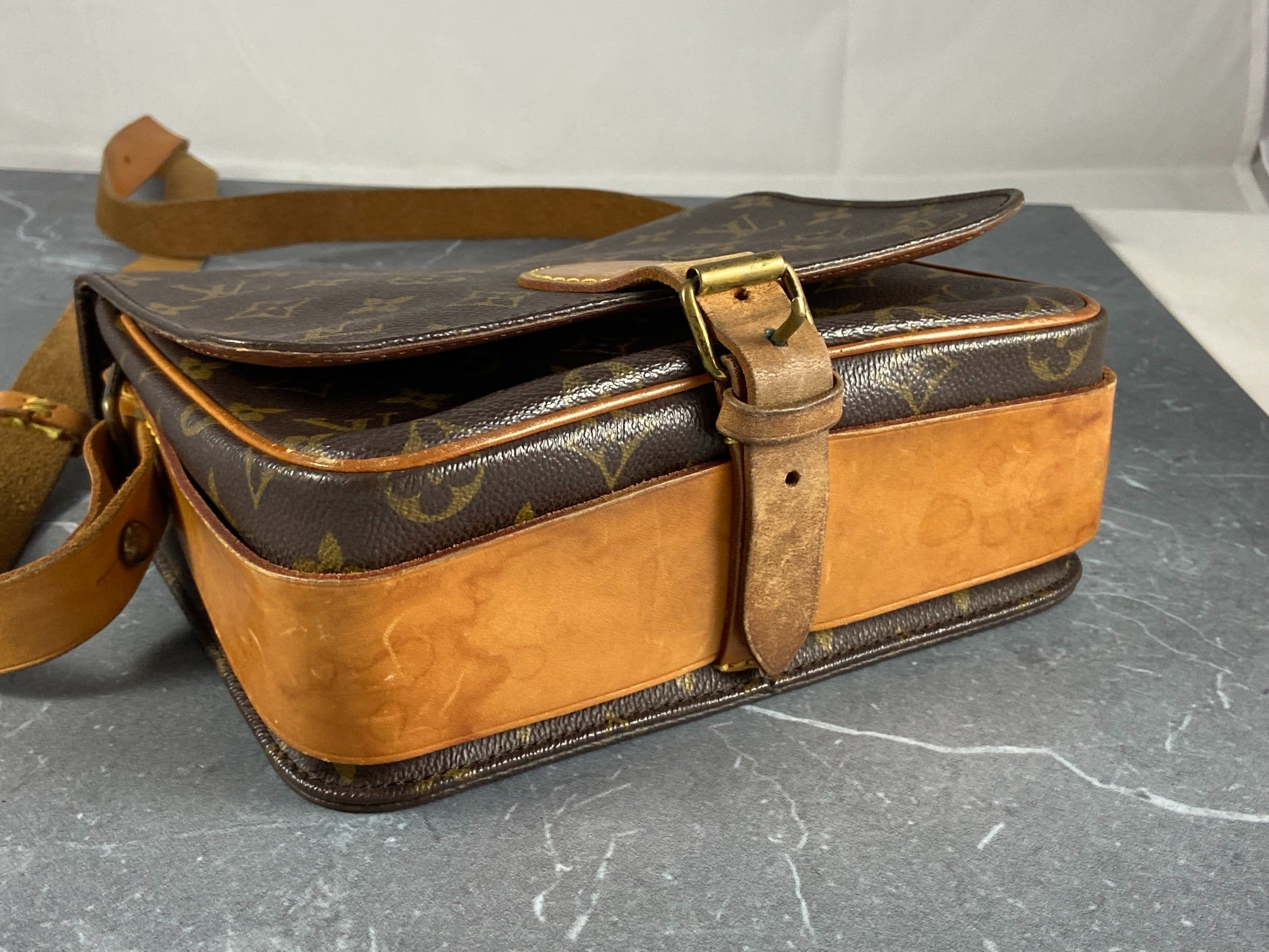Louis Vuitton Cartouchière MM Shoulder Bag Monogram Canvas