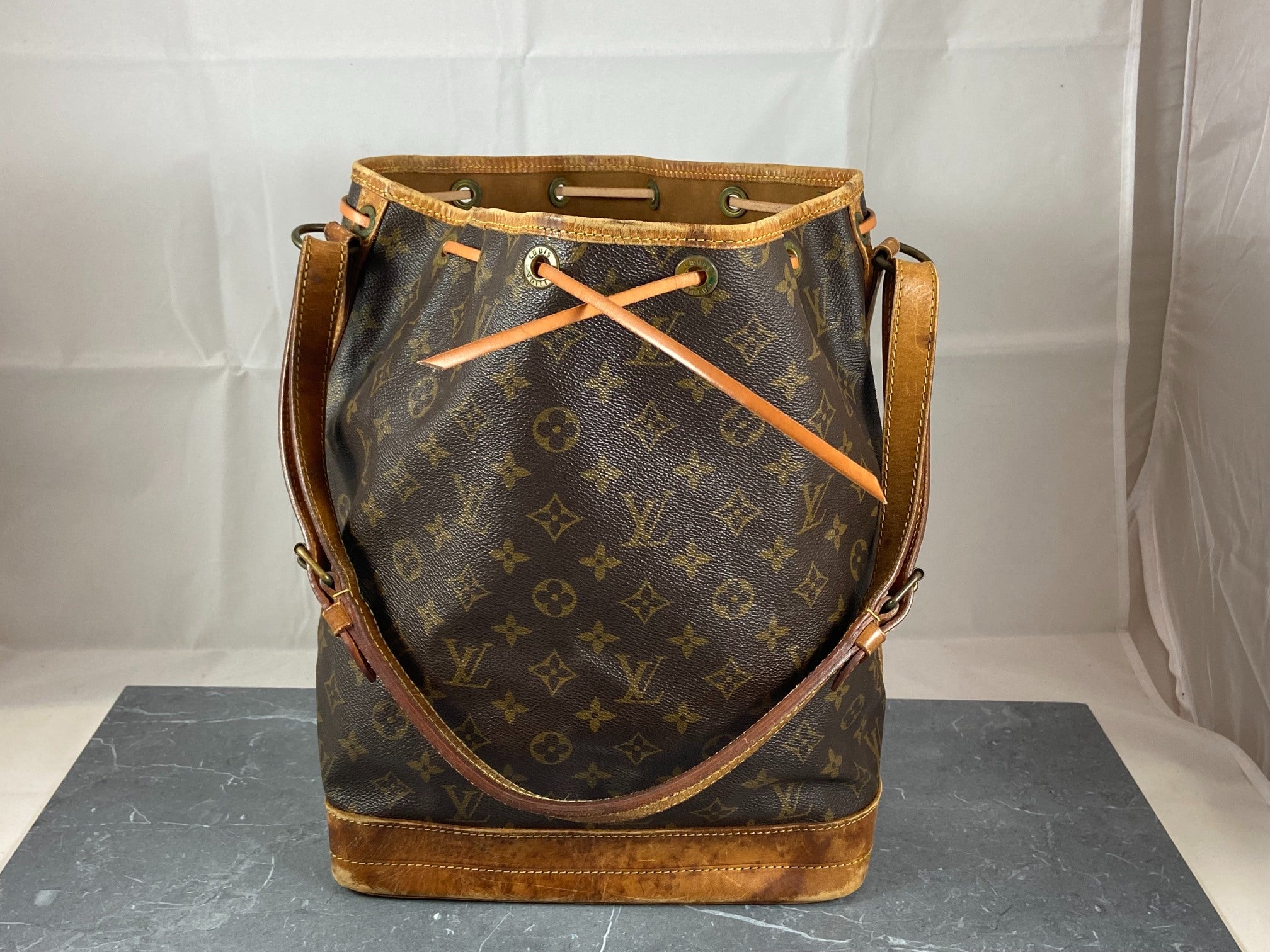 Louis Vuitton Sac Noé Grand Monogram Canvas