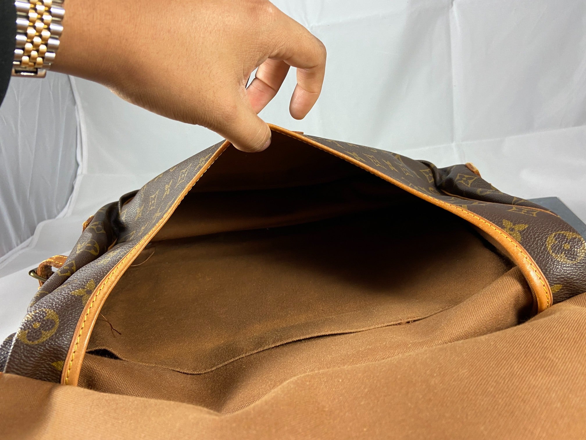 Louis Vuitton Saumur 35 Monogram Canvas