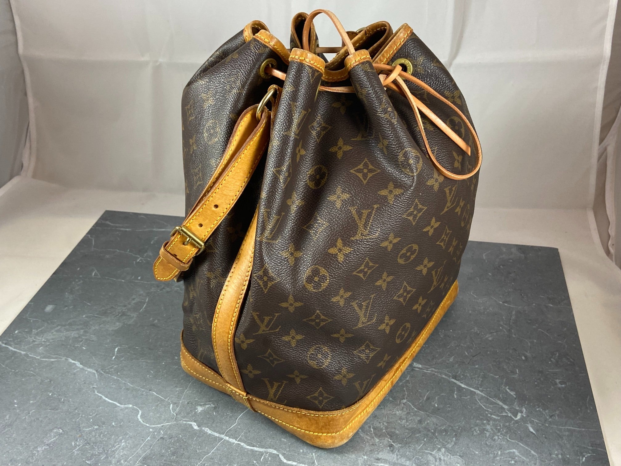 Louis Vuitton Sac Noé Grand Monogram Canvas