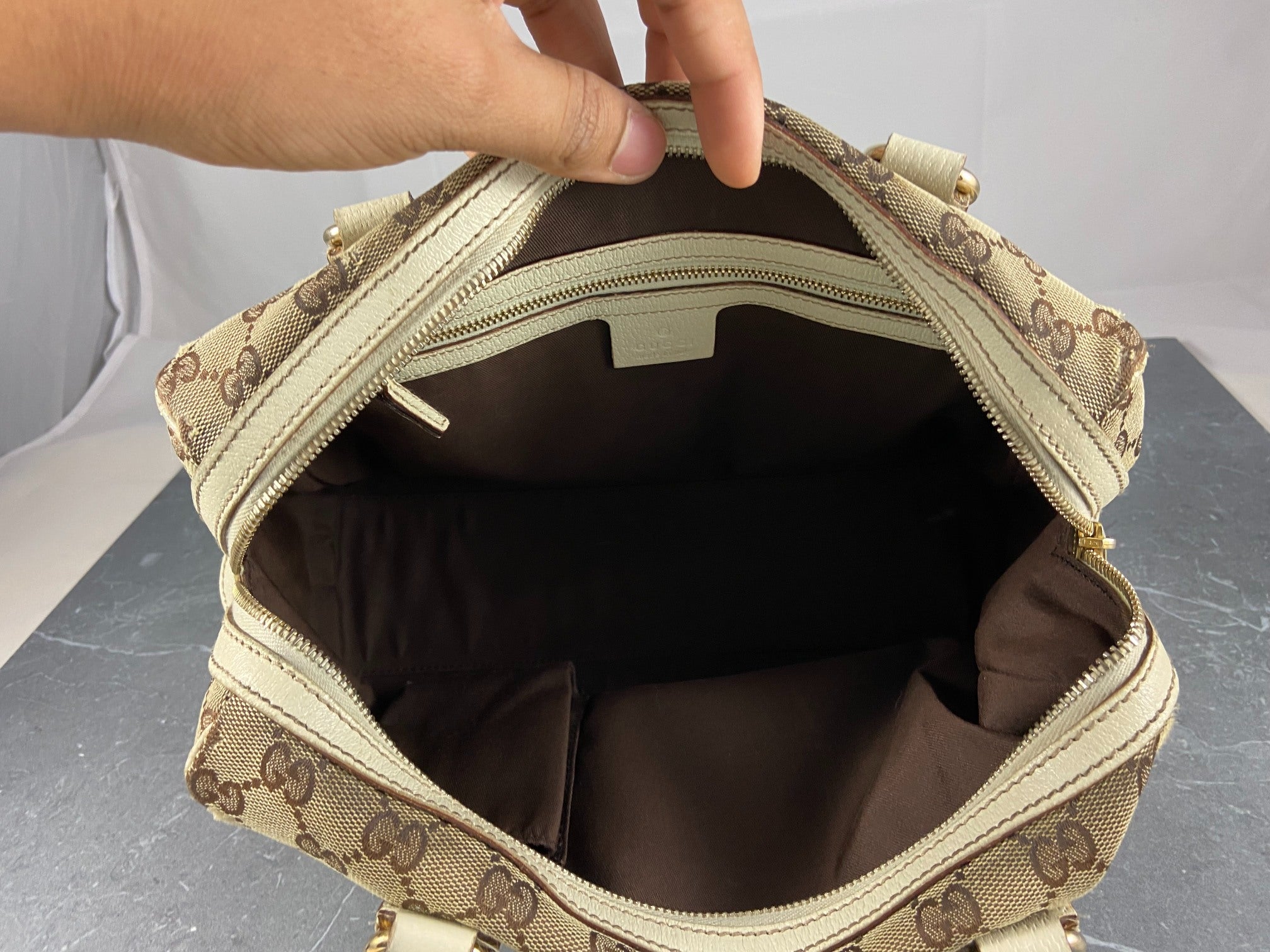 Gucci Charmy Handbag Beige GG Monogram