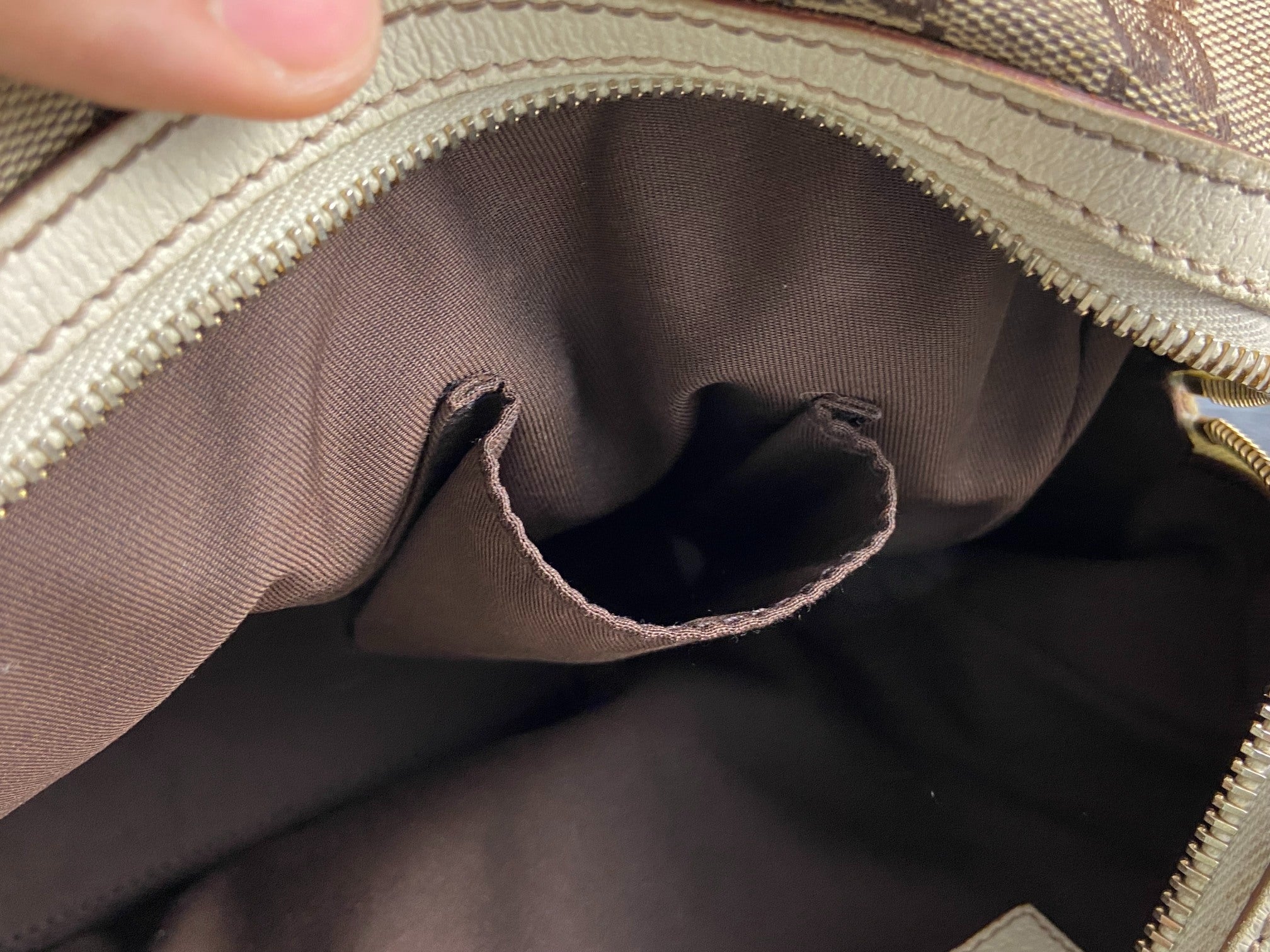 Gucci Charmy Handbag Beige GG Monogram