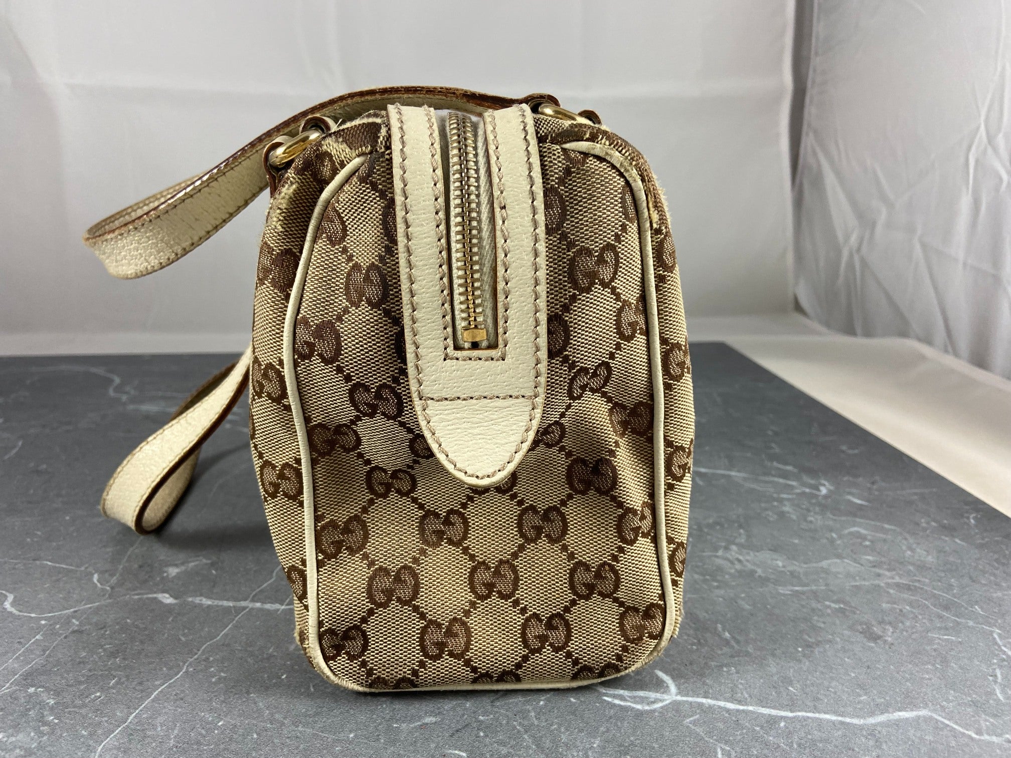 Gucci Charmy Handbag Beige GG Monogram
