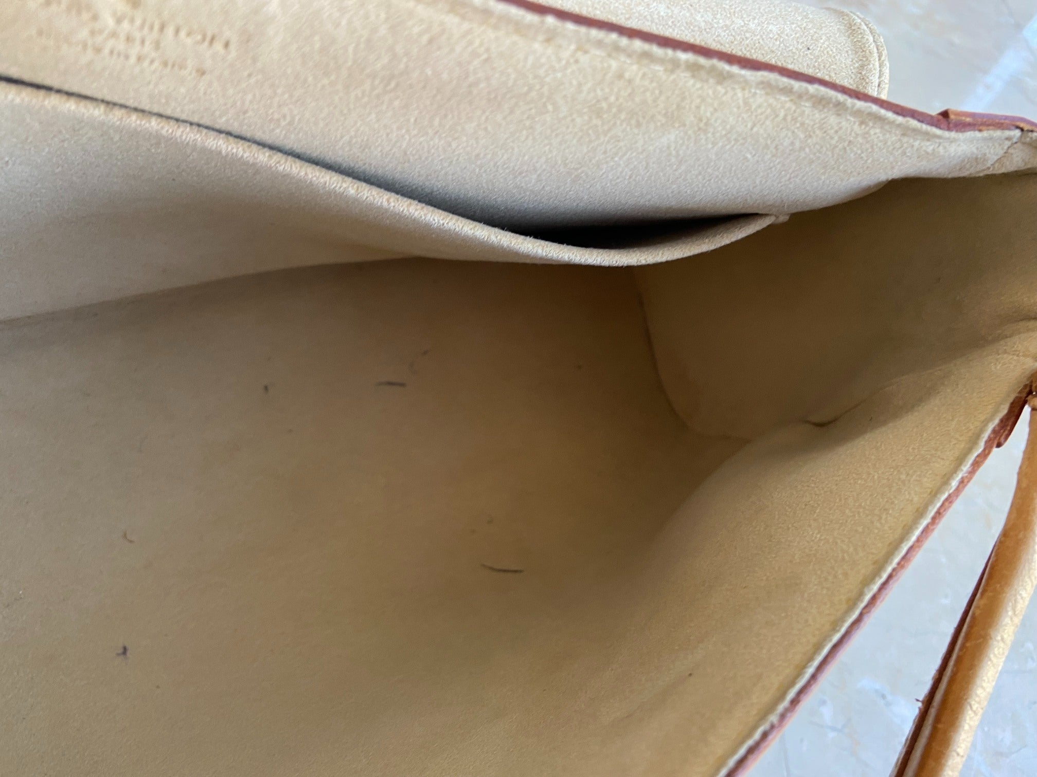 Louis Vuitton Beverly MM Hand / Hobo Bag Monogram Canvas