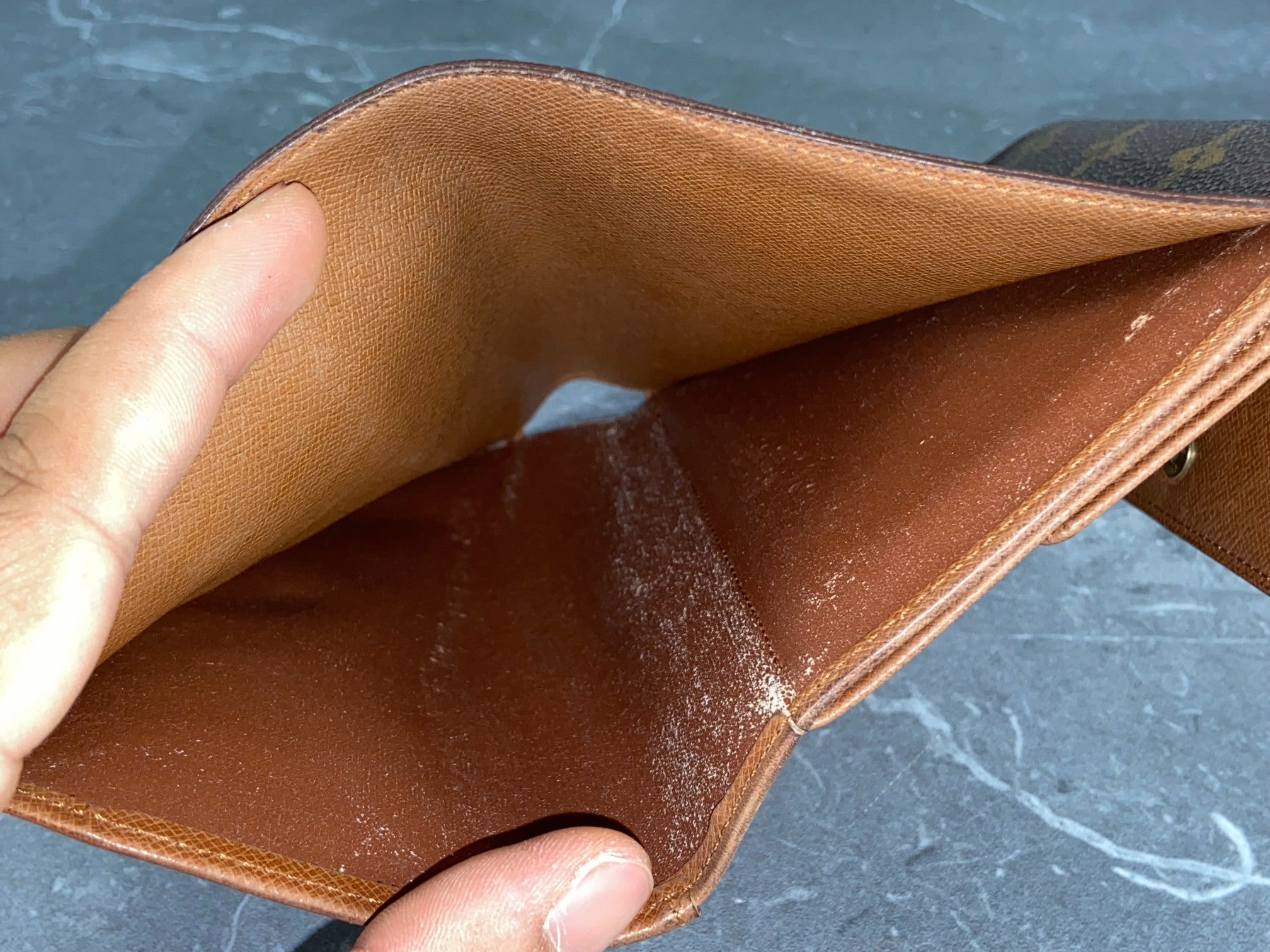 Louis Vuitton Porte Tresor Etui Wallet Monogram Canvas