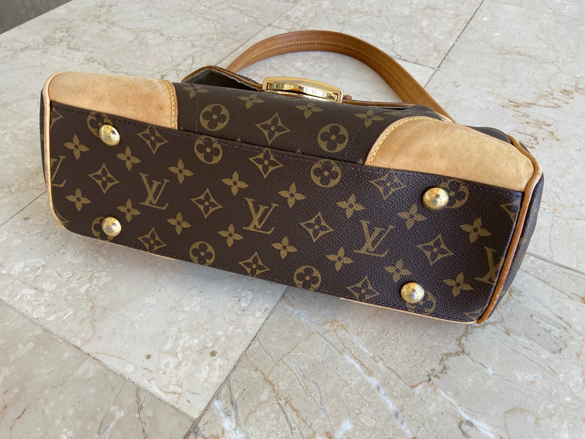 Louis Vuitton Beverly MM Hand / Hobo Bag Monogram Canvas