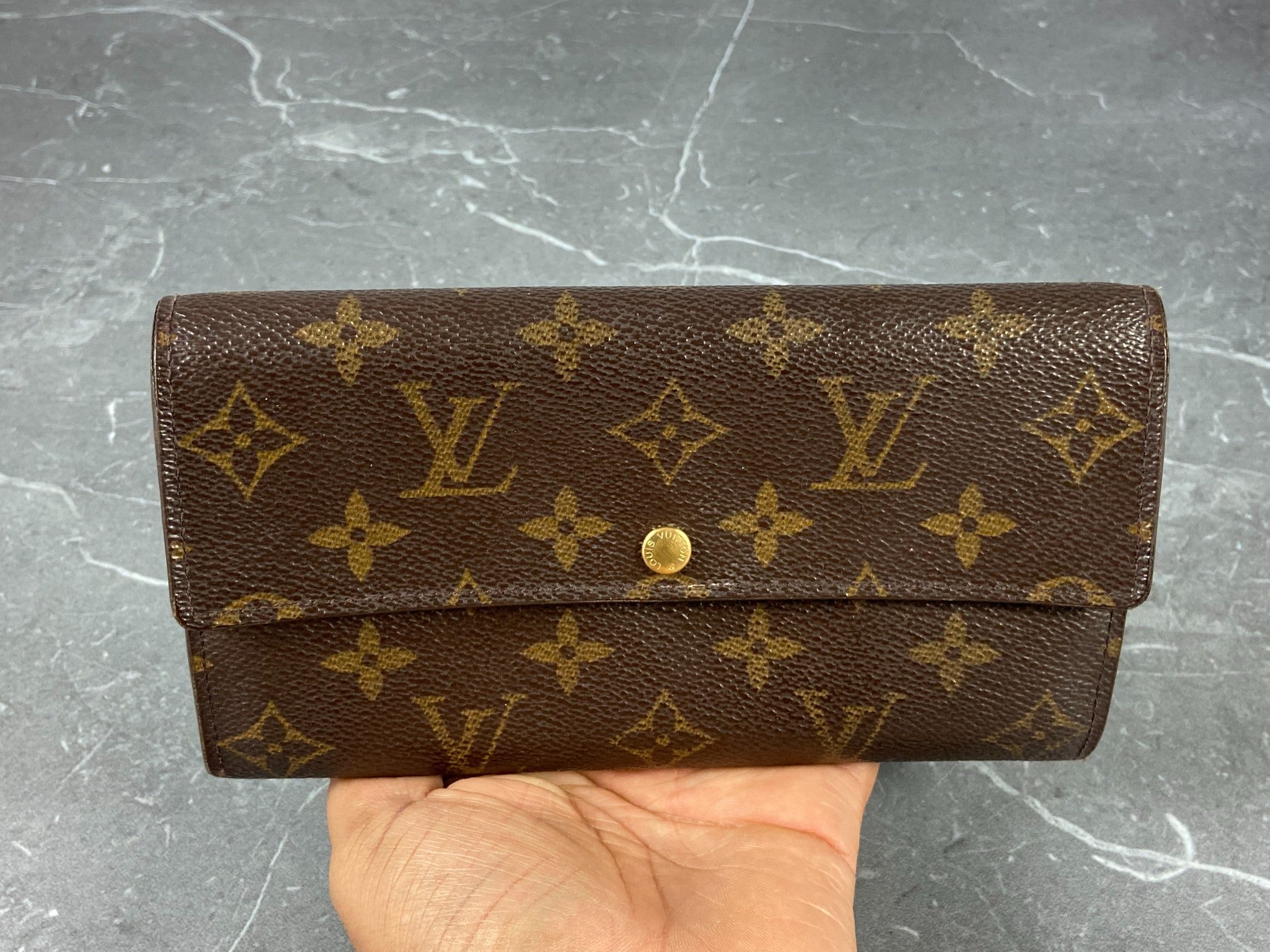 Louis Vuitton Sarah Wallet Monogram Canvas incl. Box