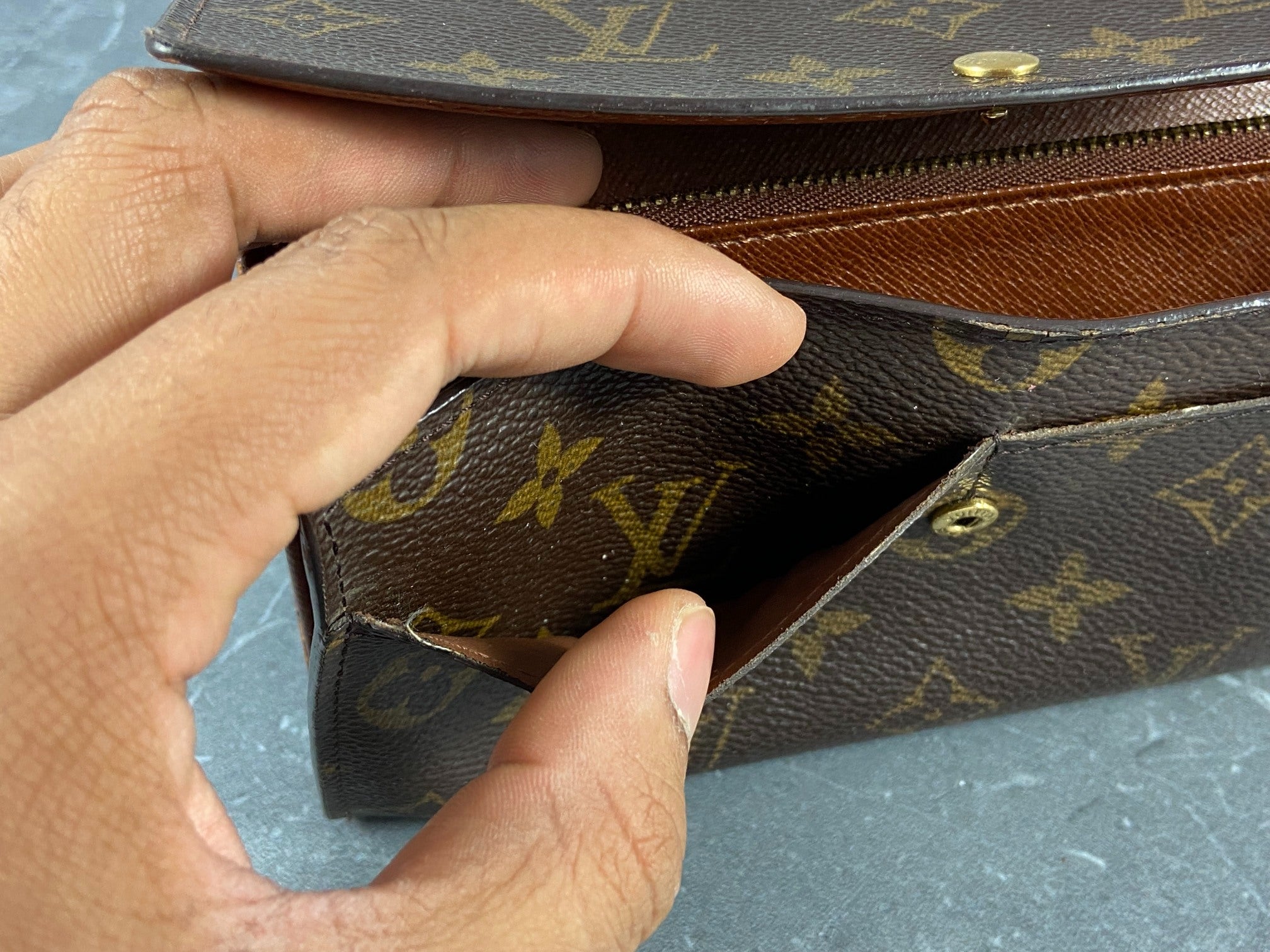 Louis Vuitton Sarah Wallet Monogram Canvas incl. Box