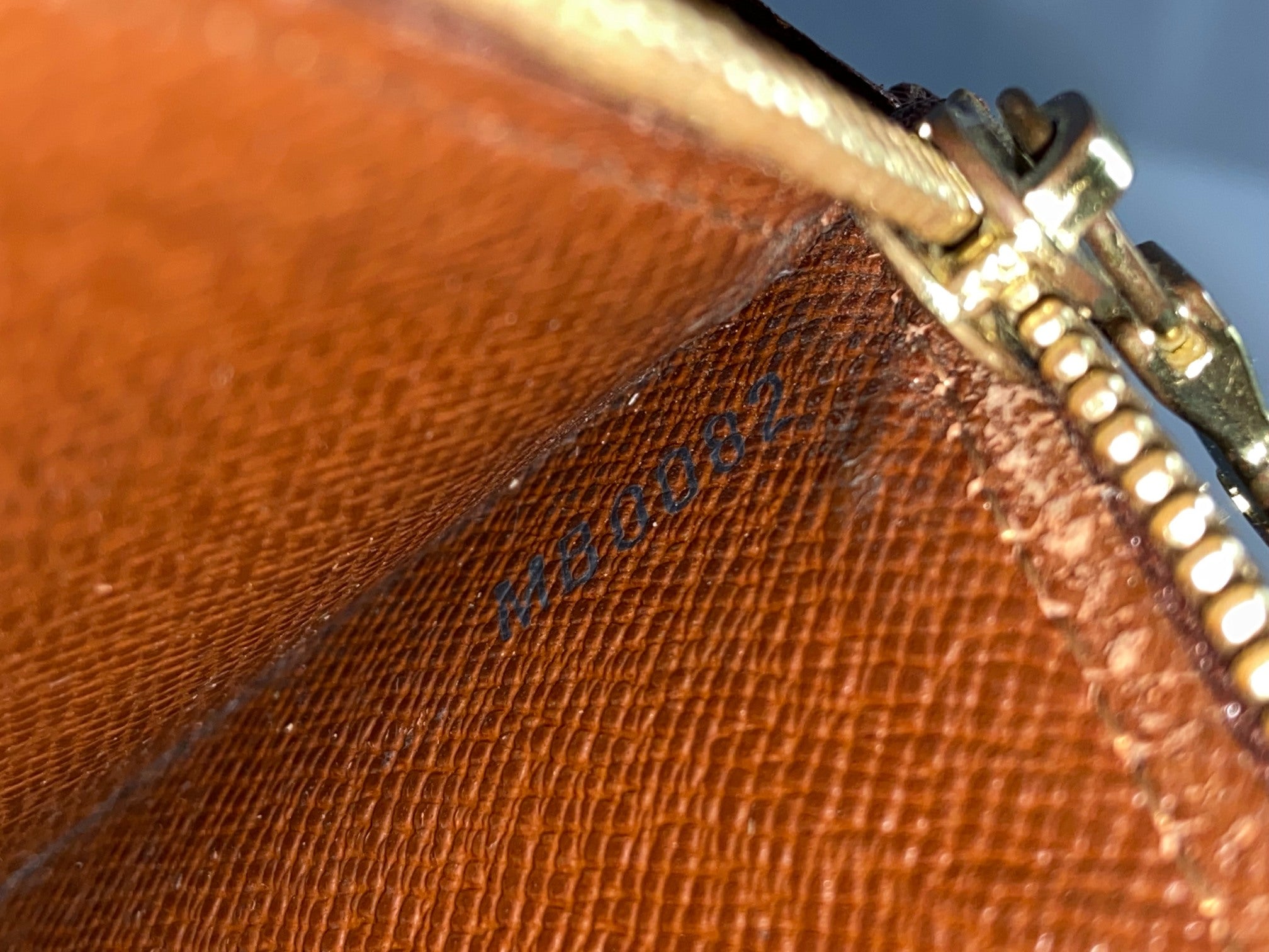 Louis Vuitton Sarah Wallet Monogram Canvas incl. Box