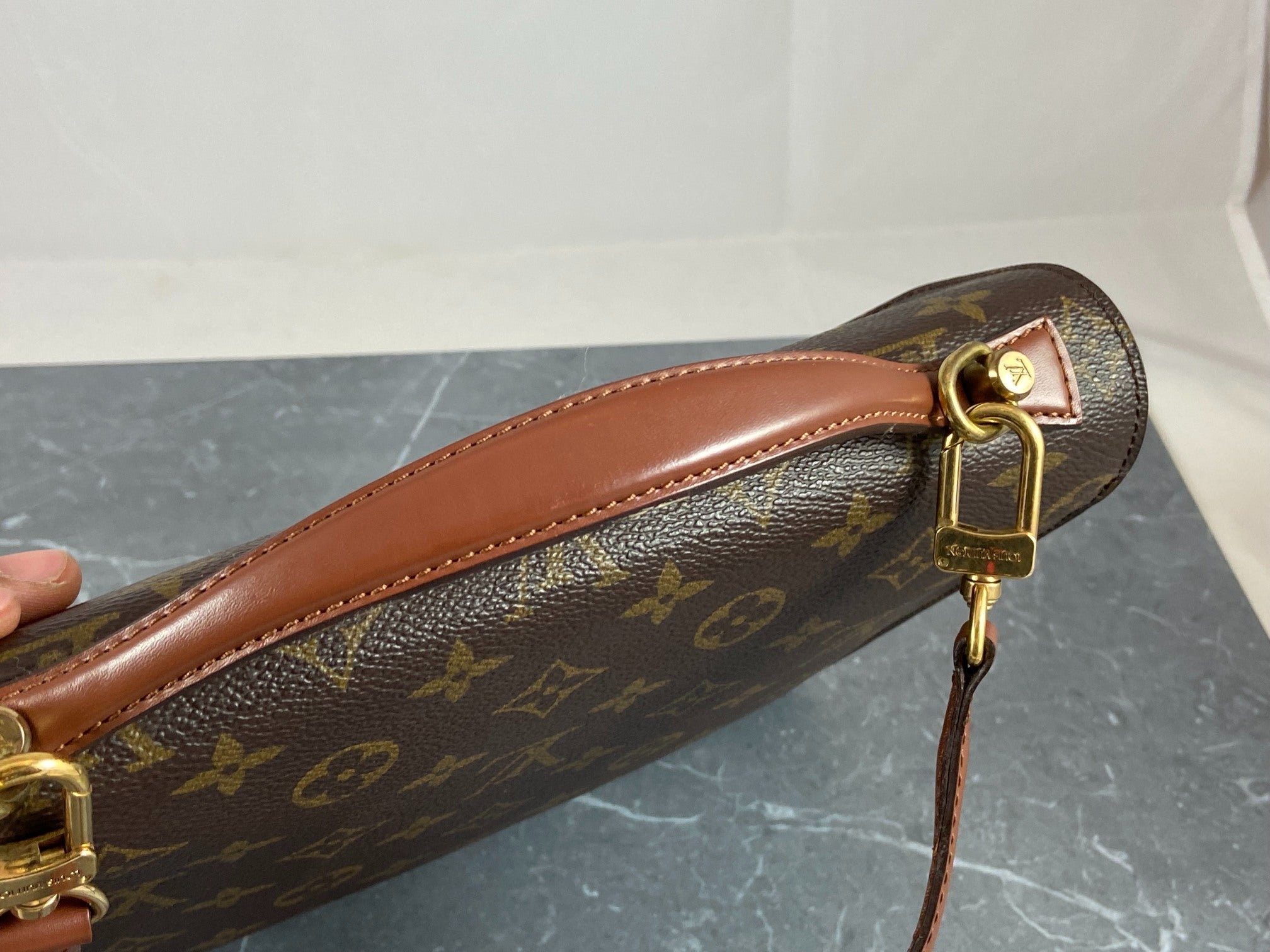 Louis Vuitton Monceau 26 Monogram Canvas