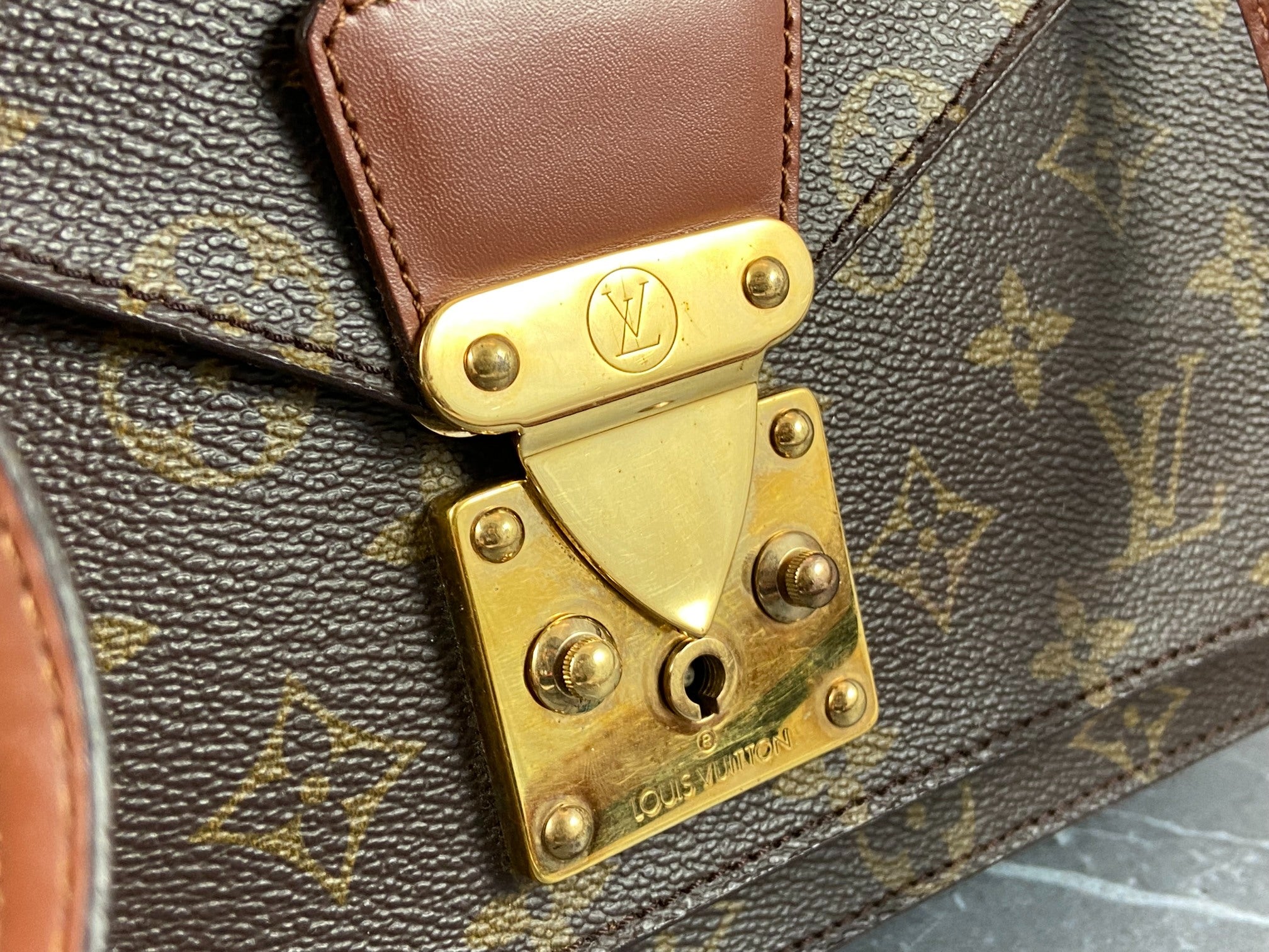 Louis Vuitton Monceau 26 Monogram Canvas