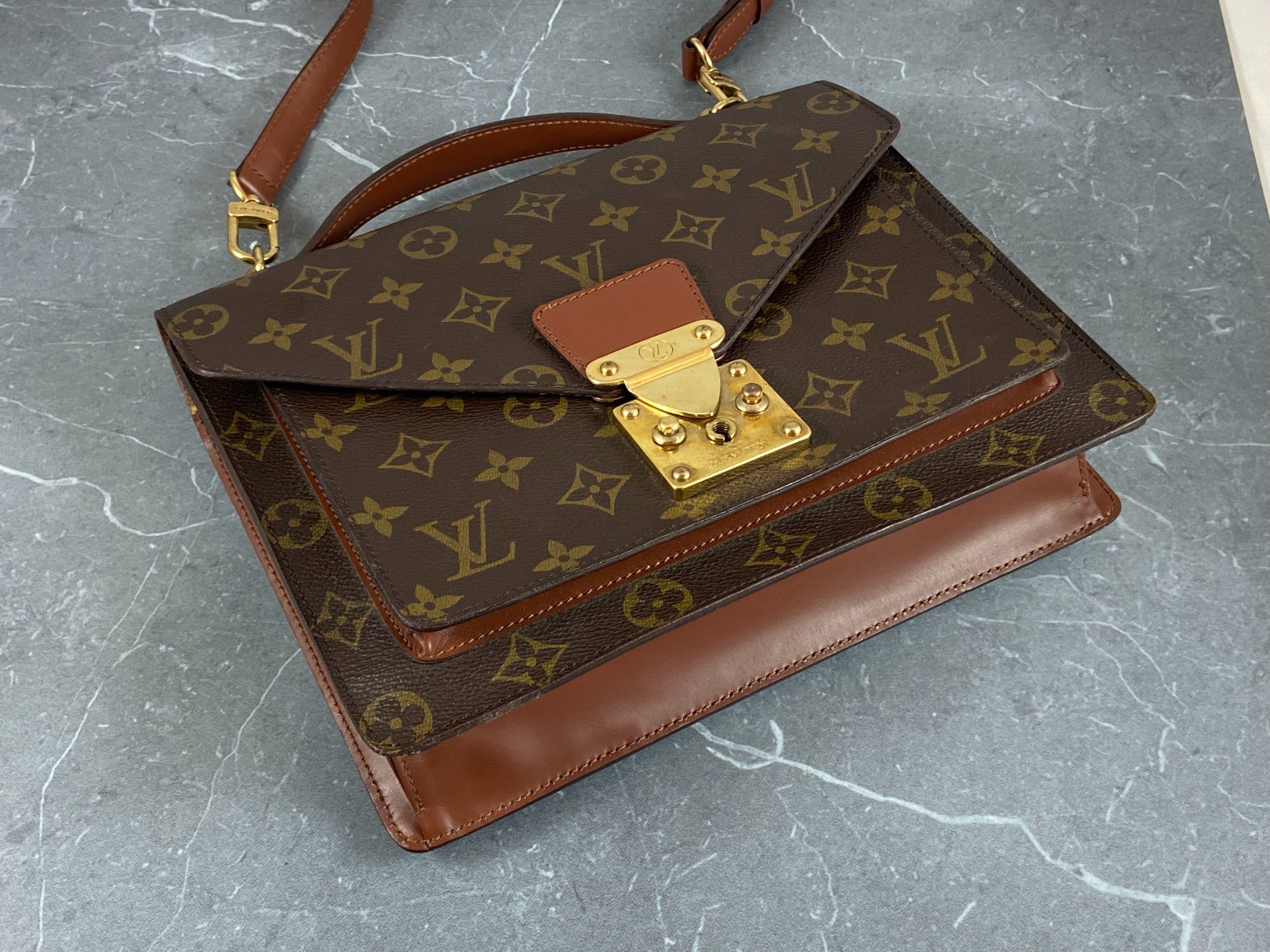 Louis Vuitton Monceau 26 Monogram Canvas