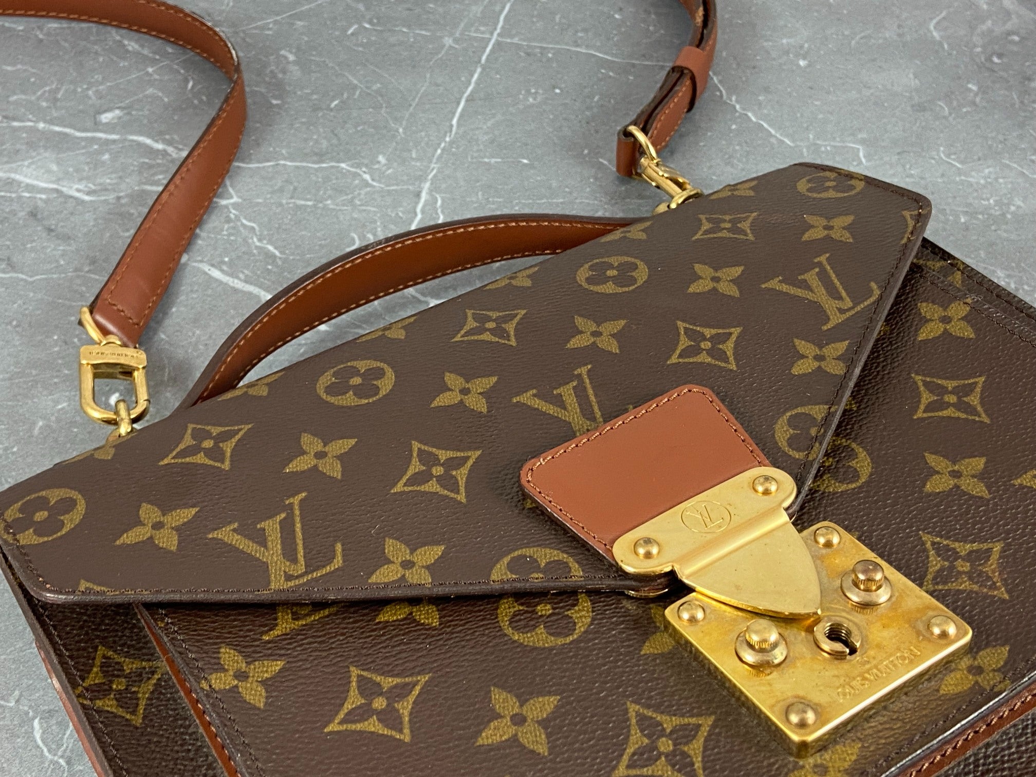 Louis Vuitton Monceau 26 Monogram Canvas