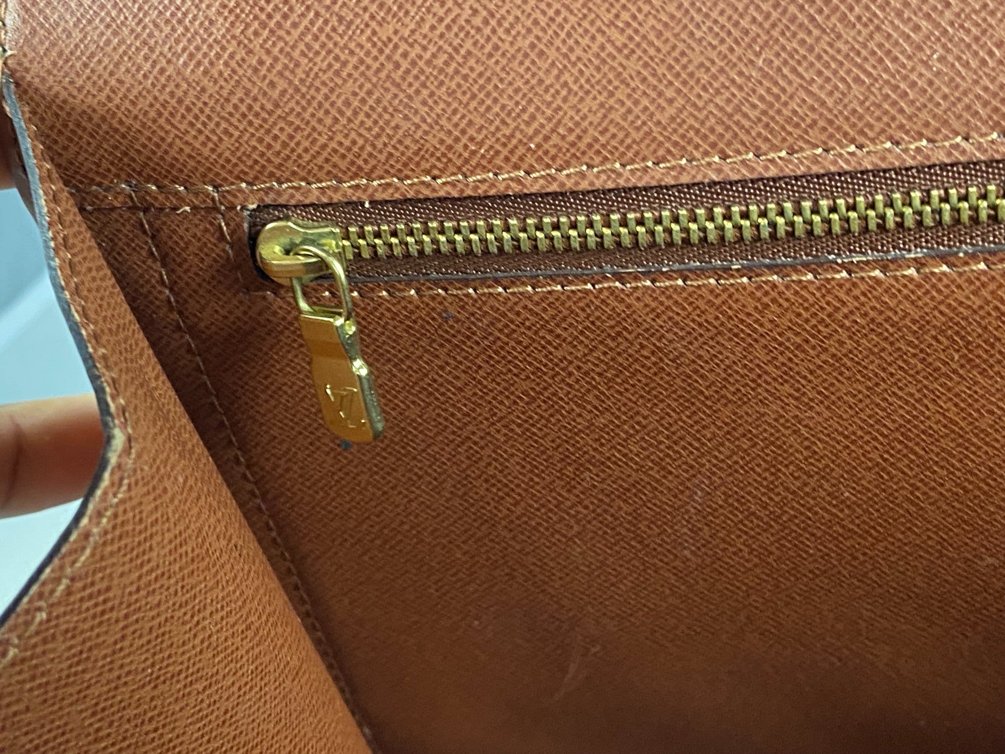 Louis Vuitton Monceau 28 Monogram Canvas