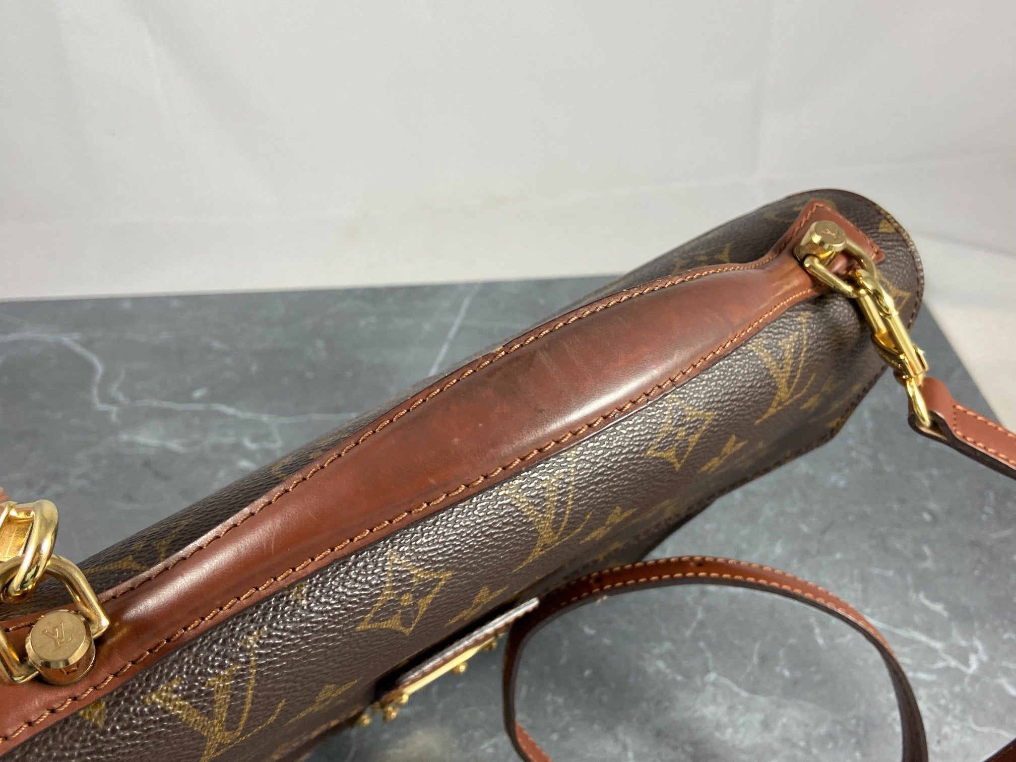 Louis Vuitton Monceau 28 Monogram Canvas