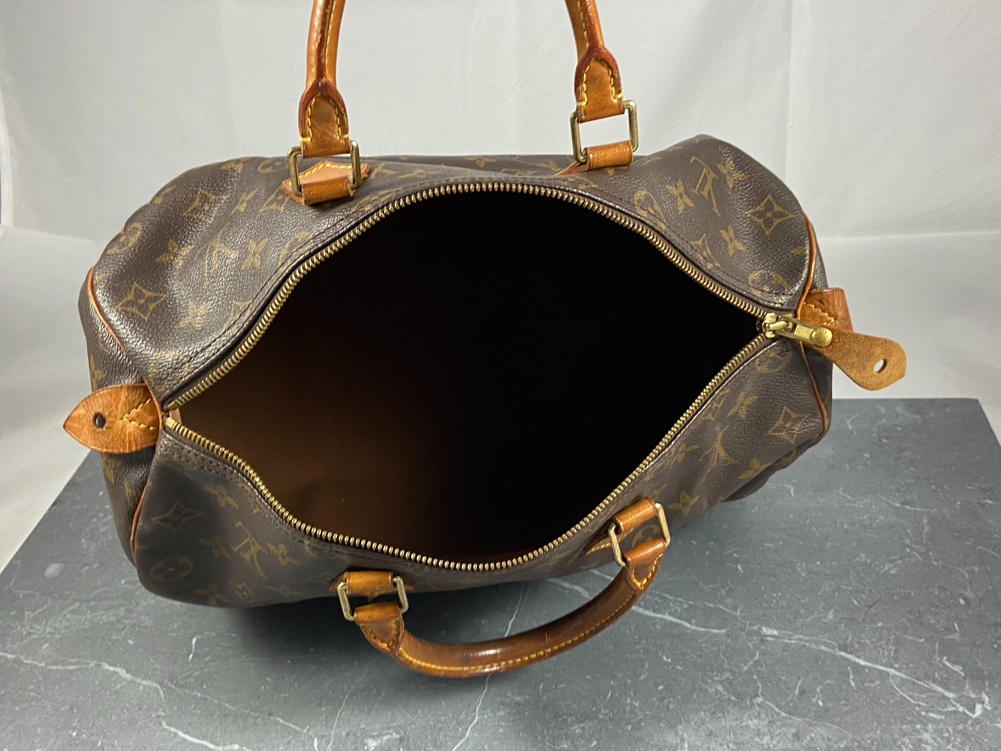 Louis Vuitton Speedy 35 Monogram Canvas