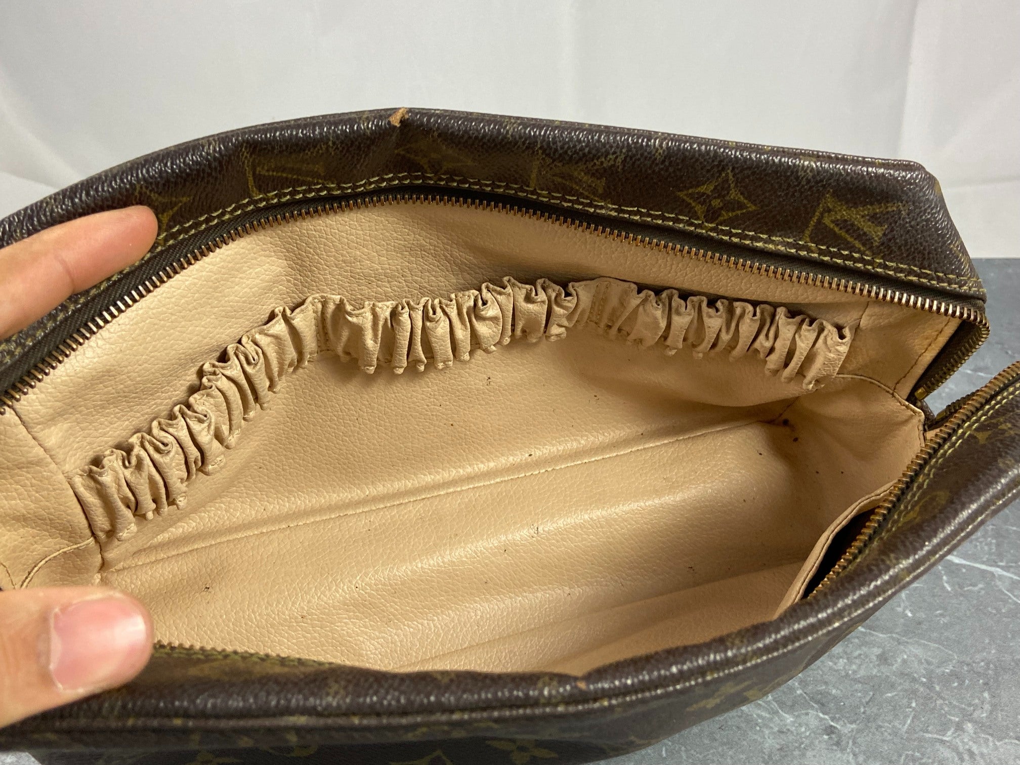 Louis Vuitton Trousse Toilette 28 Monogram Canvas