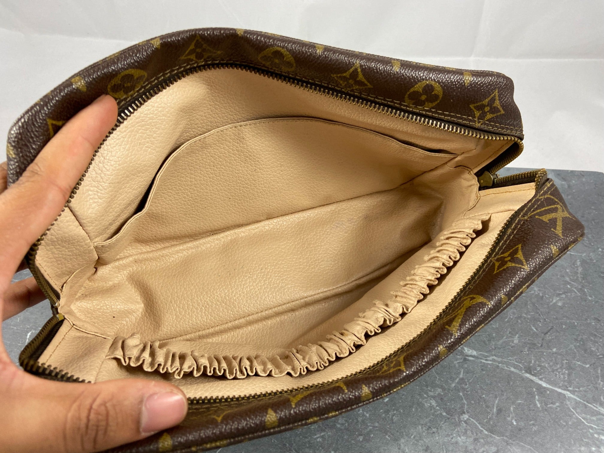 Louis Vuitton Trousse Toilette 28 Monogram Canvas