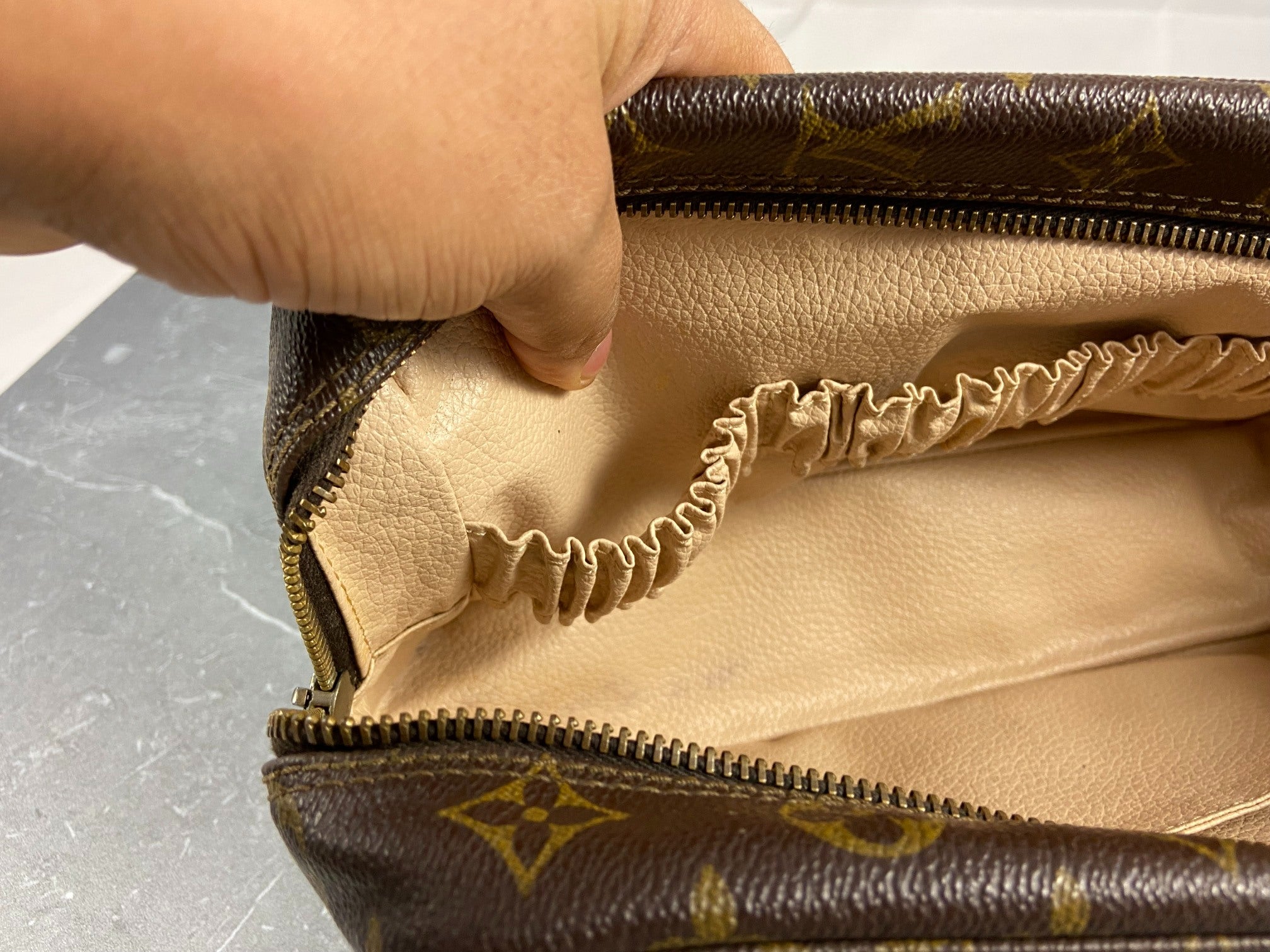 Louis Vuitton Trousse Toilette 28 Monogram Canvas