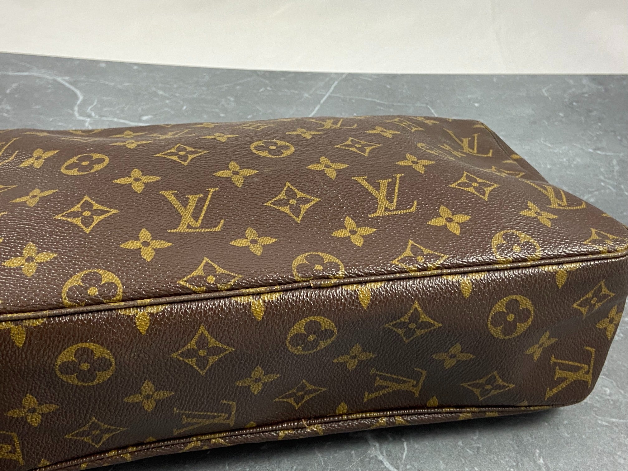 Louis Vuitton Trousse Toilette 28 Monogram Canvas