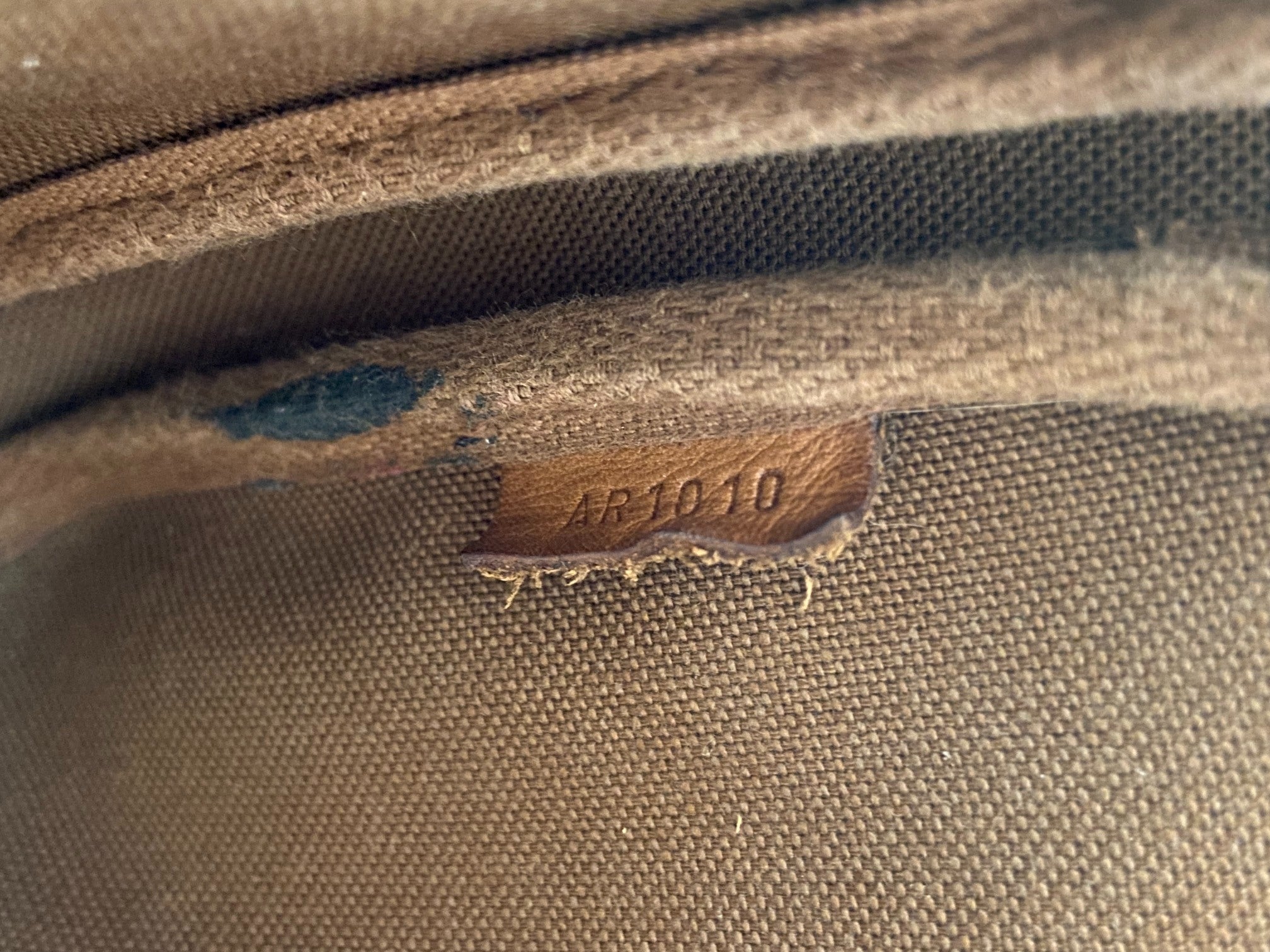 Louis Vuitton Pochette Accessoires Monogram Canvas