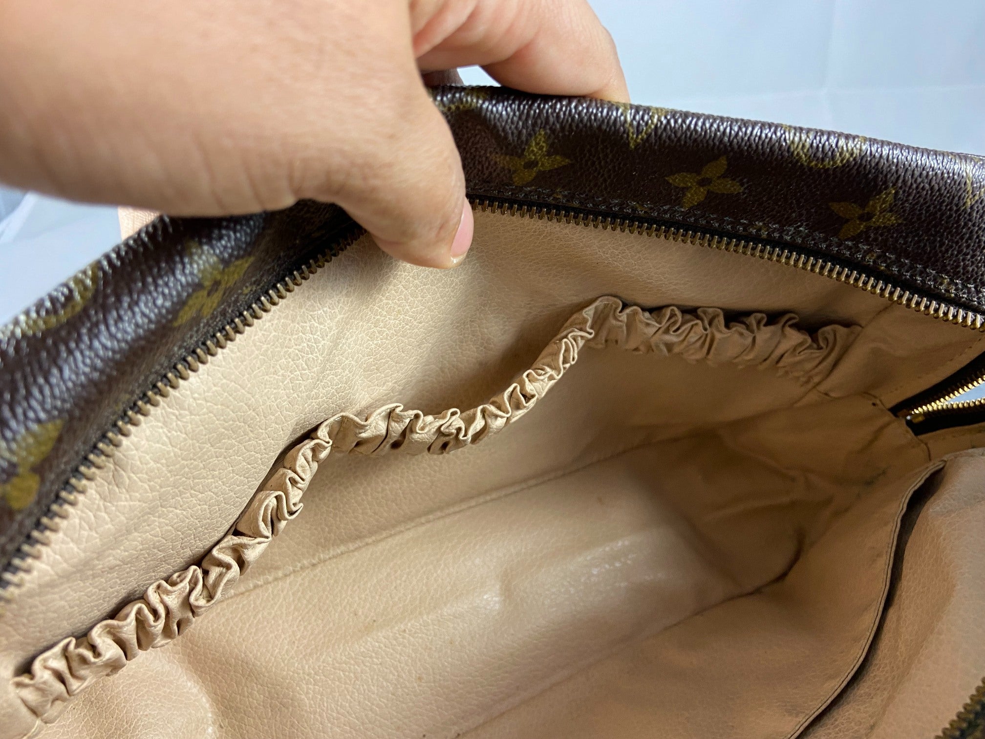 Louis Vuitton Trousse Toilette 28 Monogram Canvas