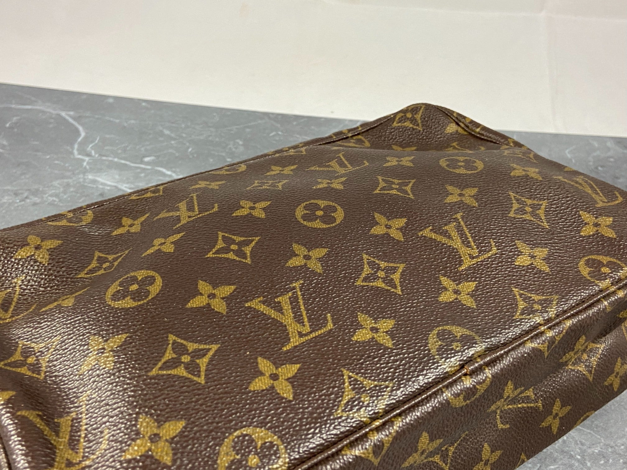 Louis Vuitton Trousse Toilette 28 Monogram Canvas
