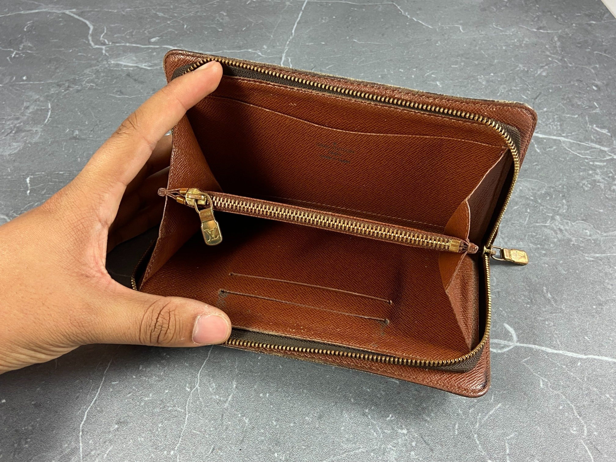 Louis Vuitton Monogram Canvas Zippy Wallet