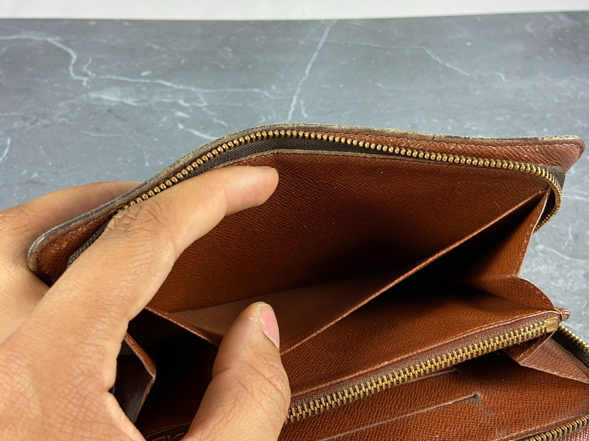 Louis Vuitton Monogram Canvas Zippy Wallet