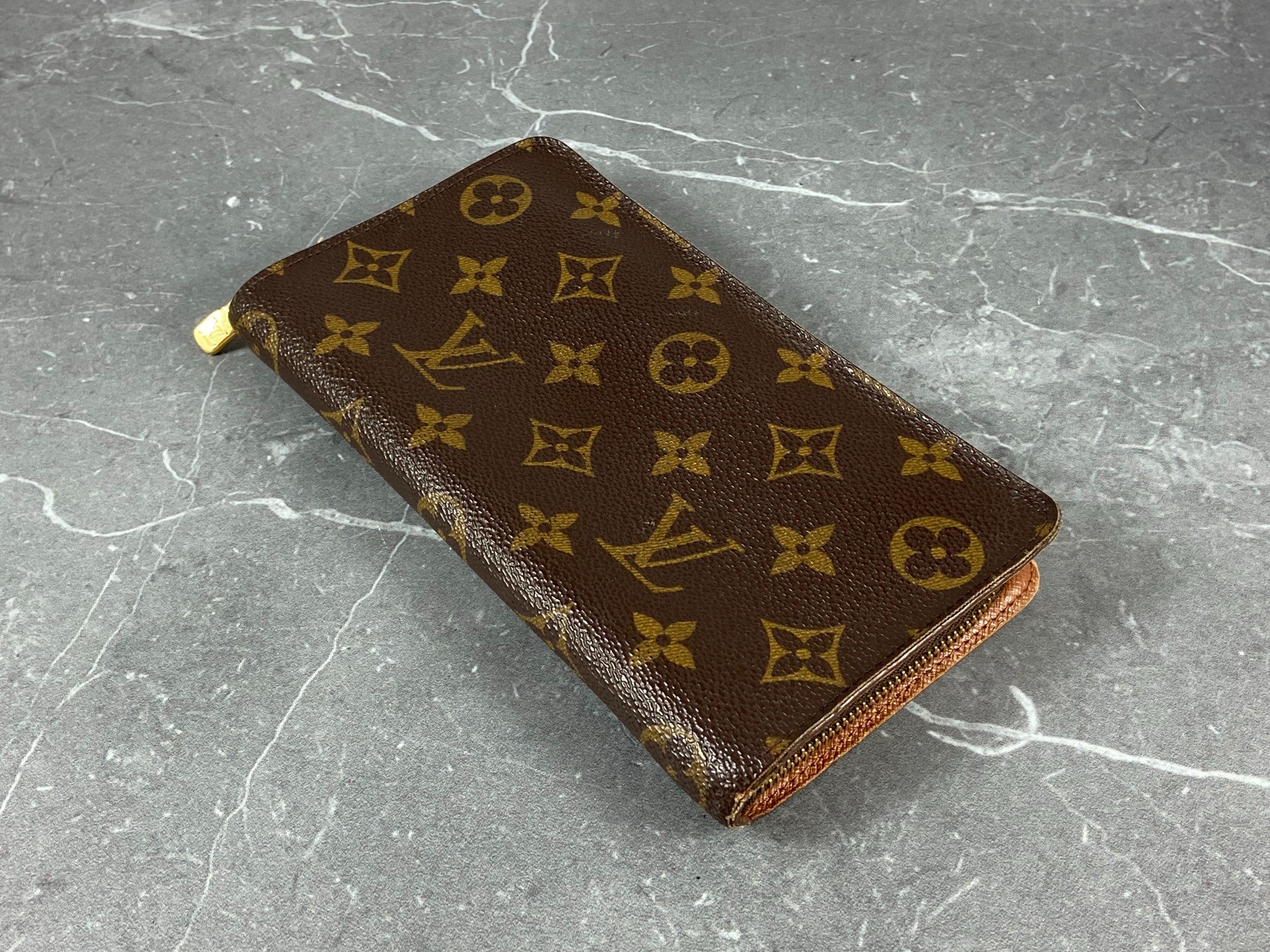 Louis Vuitton Monogram Canvas Zippy Wallet