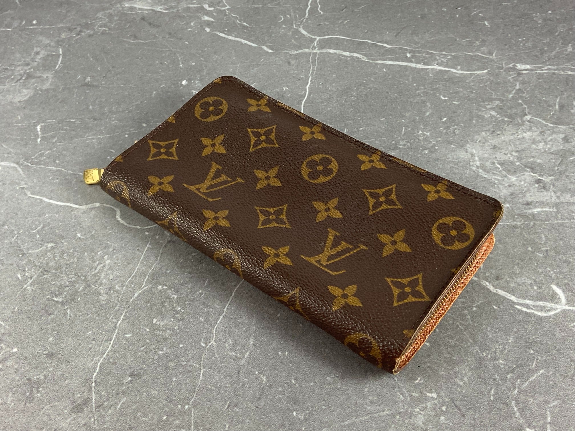 Louis Vuitton Monogram Canvas Zippy Wallet