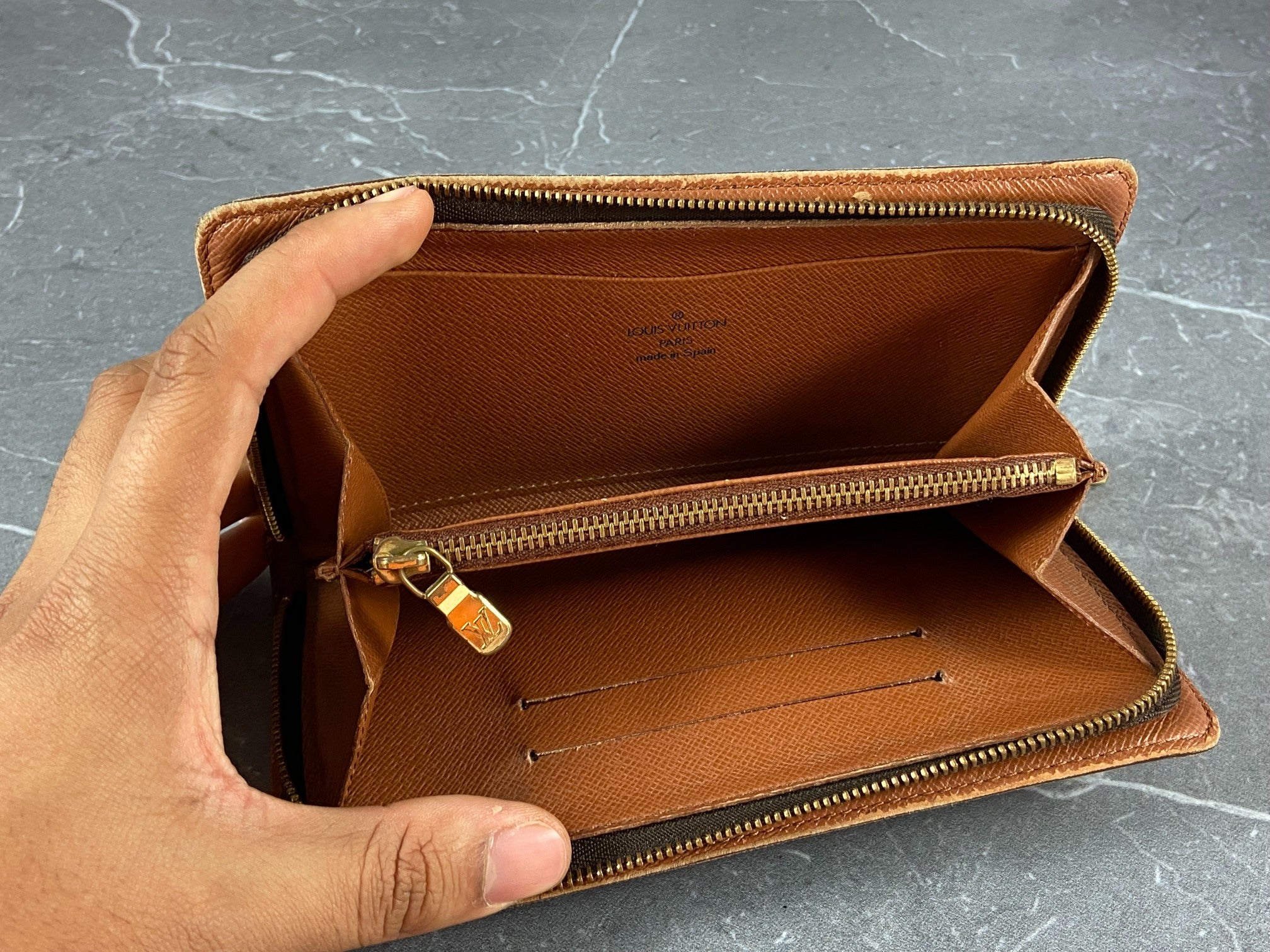 Louis Vuitton Monogram Canvas Zippy Wallet