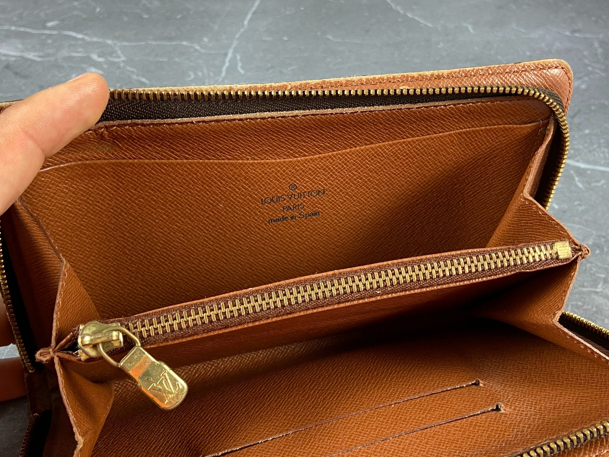 Louis Vuitton Monogram Canvas Zippy Wallet