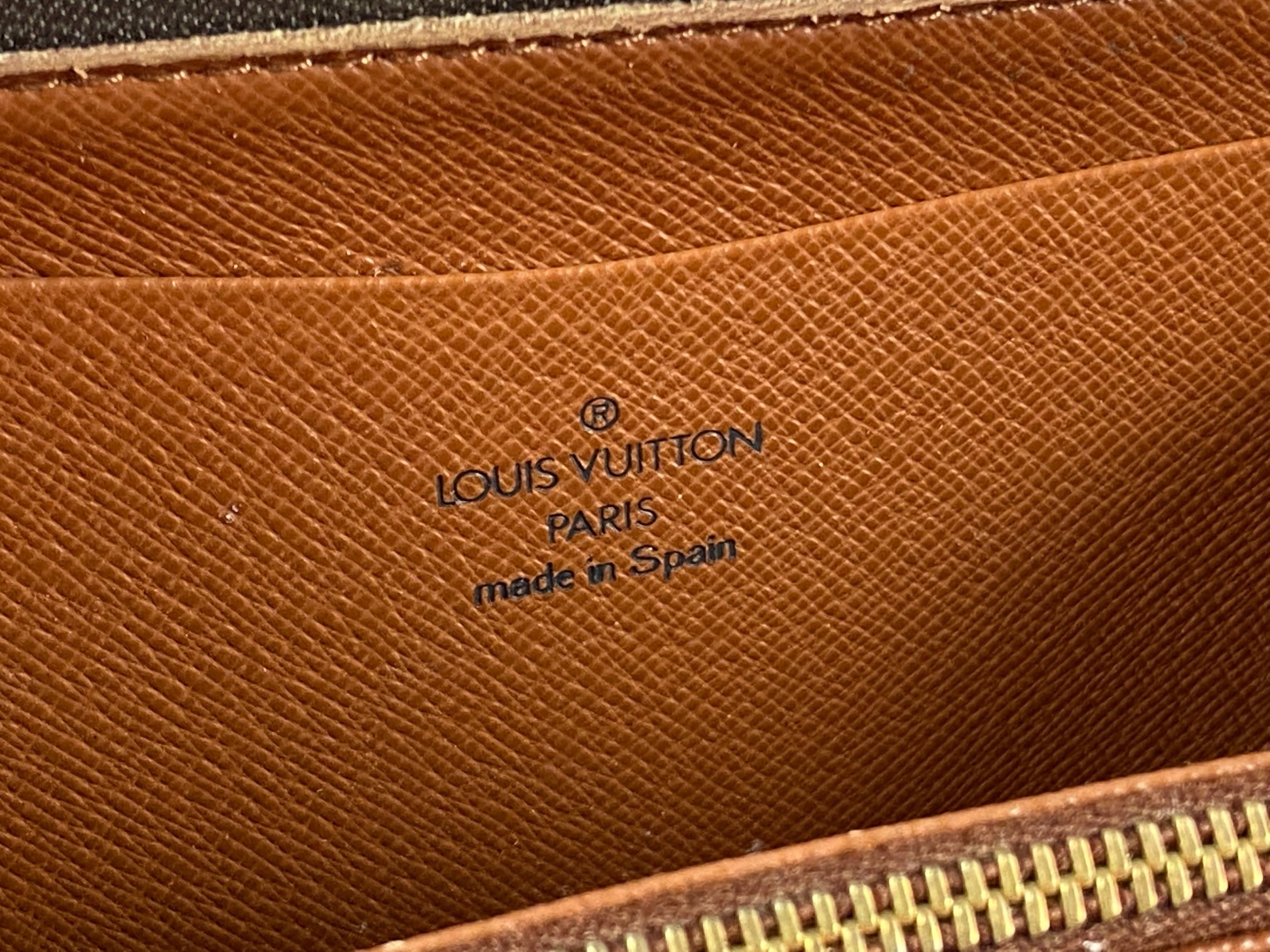 Louis Vuitton Monogram Canvas Zippy Wallet