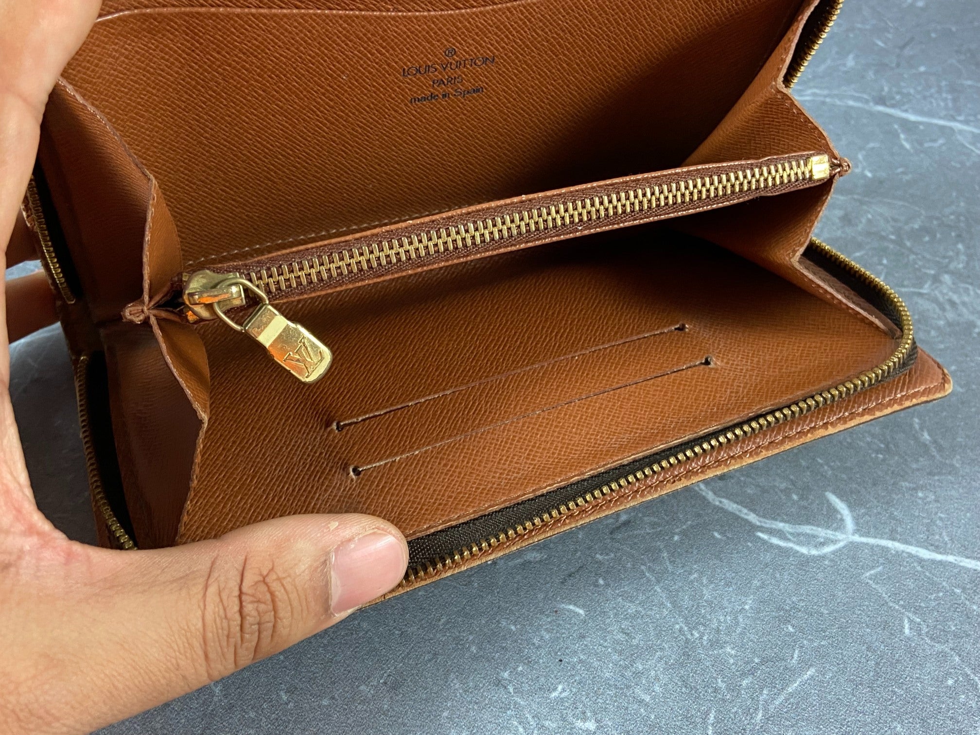 Louis Vuitton Monogram Canvas Zippy Wallet