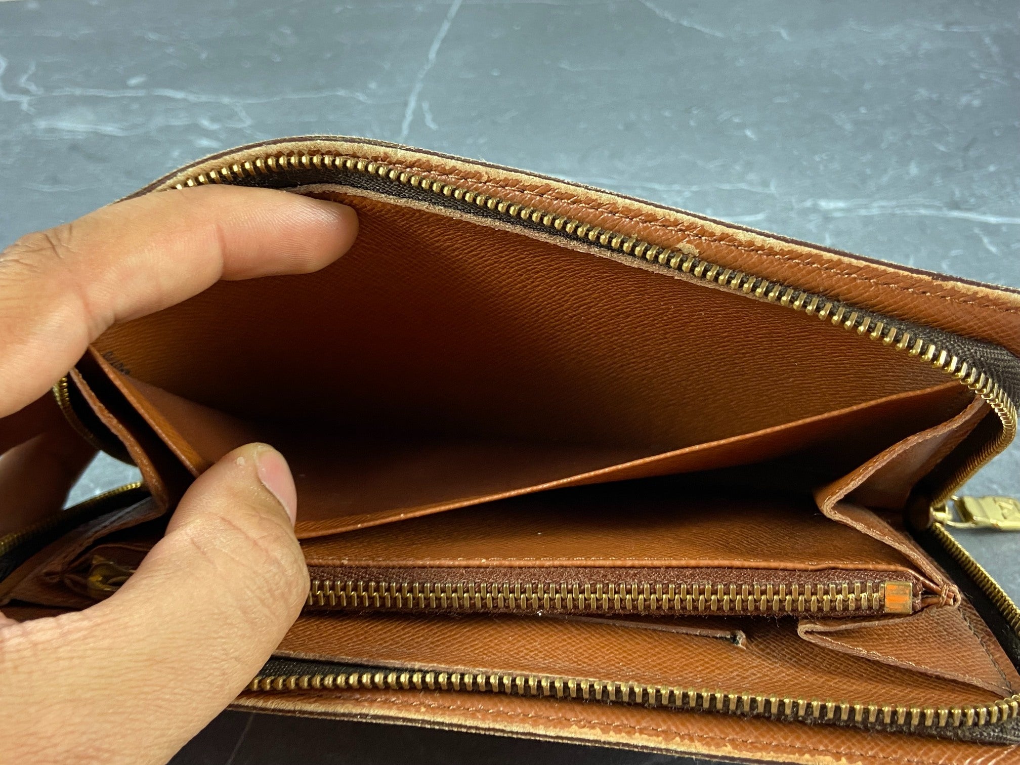 Louis Vuitton Monogram Canvas Zippy Wallet