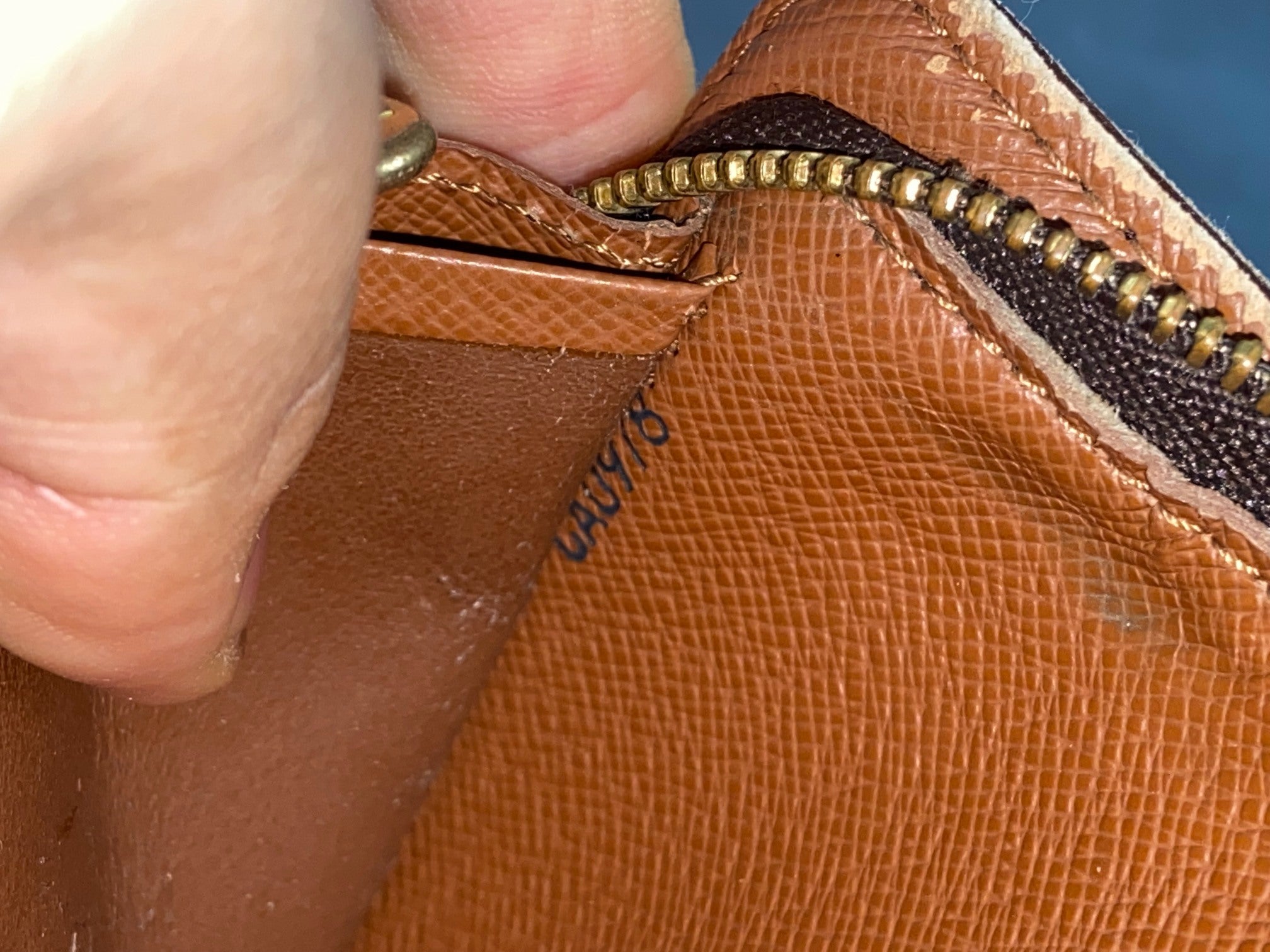 Louis Vuitton Monogram Canvas Zippy Wallet