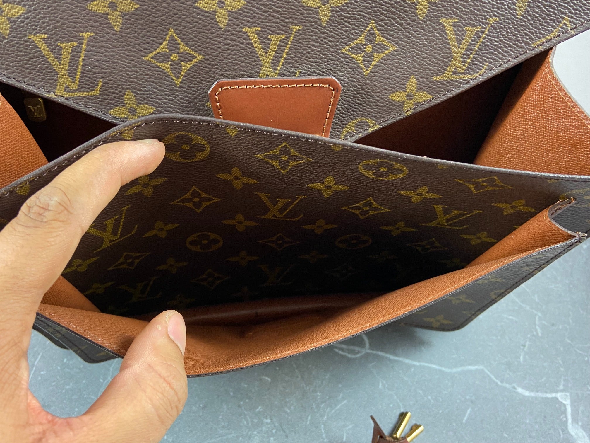 Louis Vuitton Monceau 28 Monogram Canvas