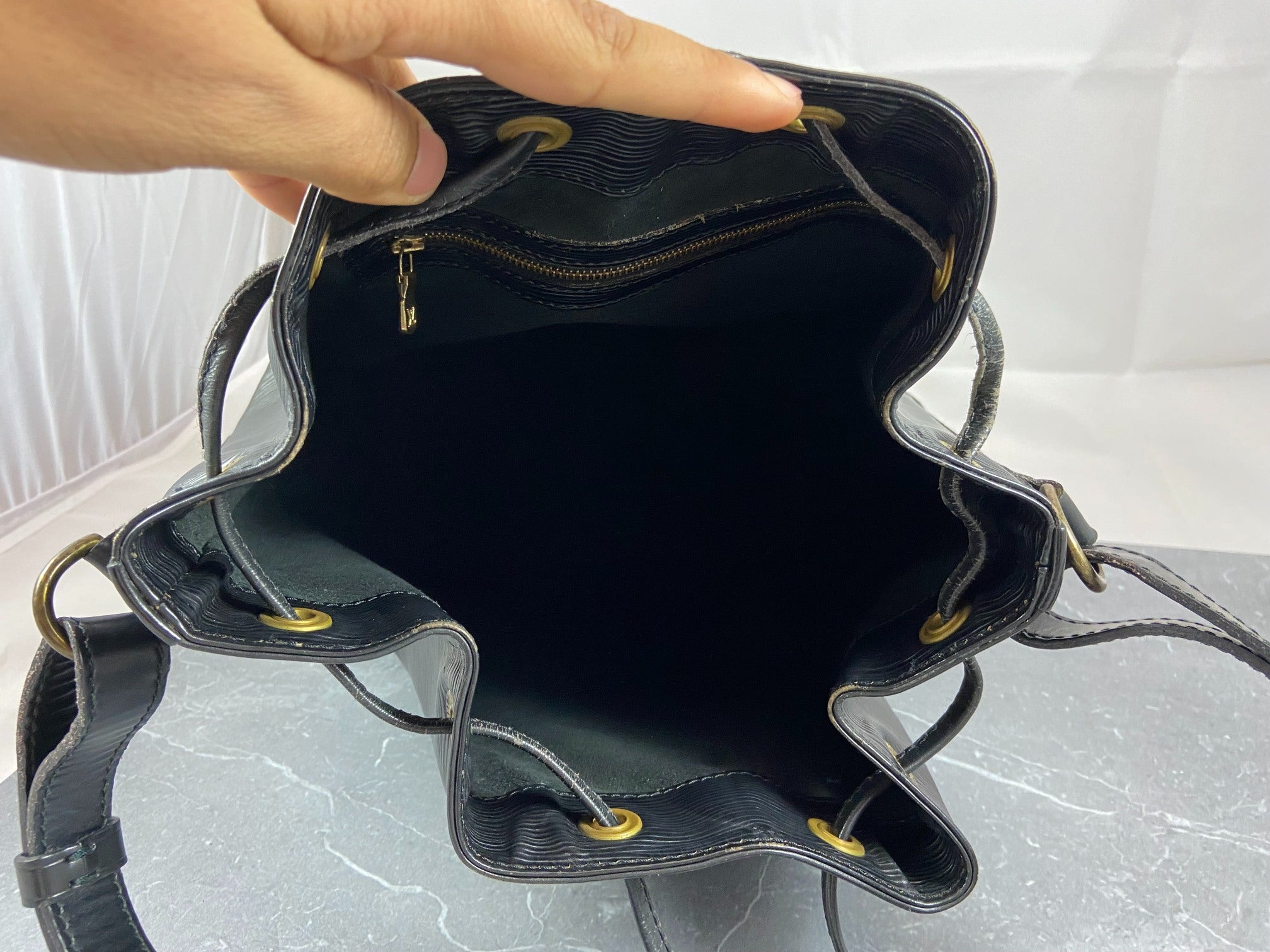 Louis Vuitton Sac Noé Petit Black Epi Leather