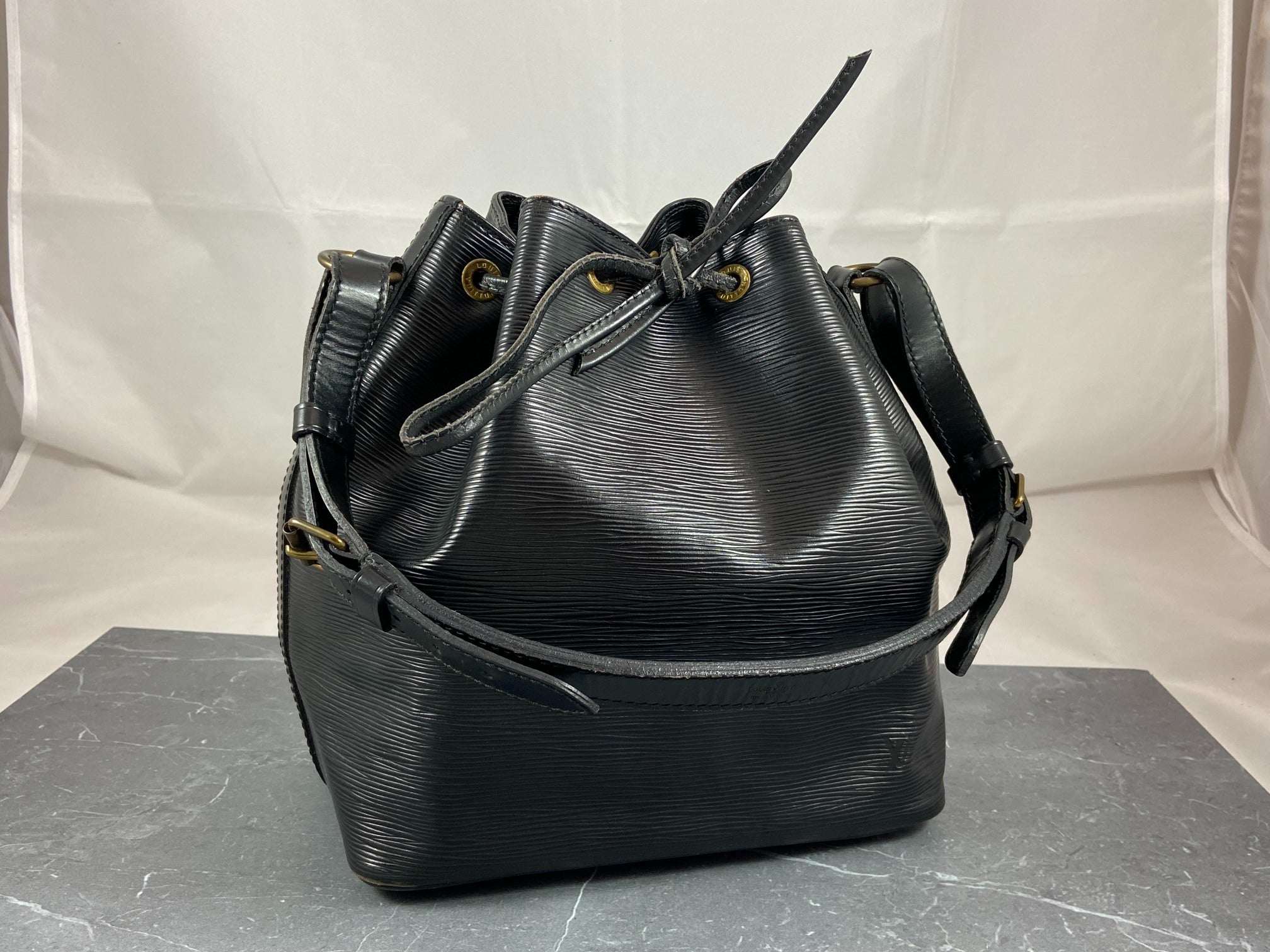 Louis Vuitton Sac Noé Petit Black Epi Leather