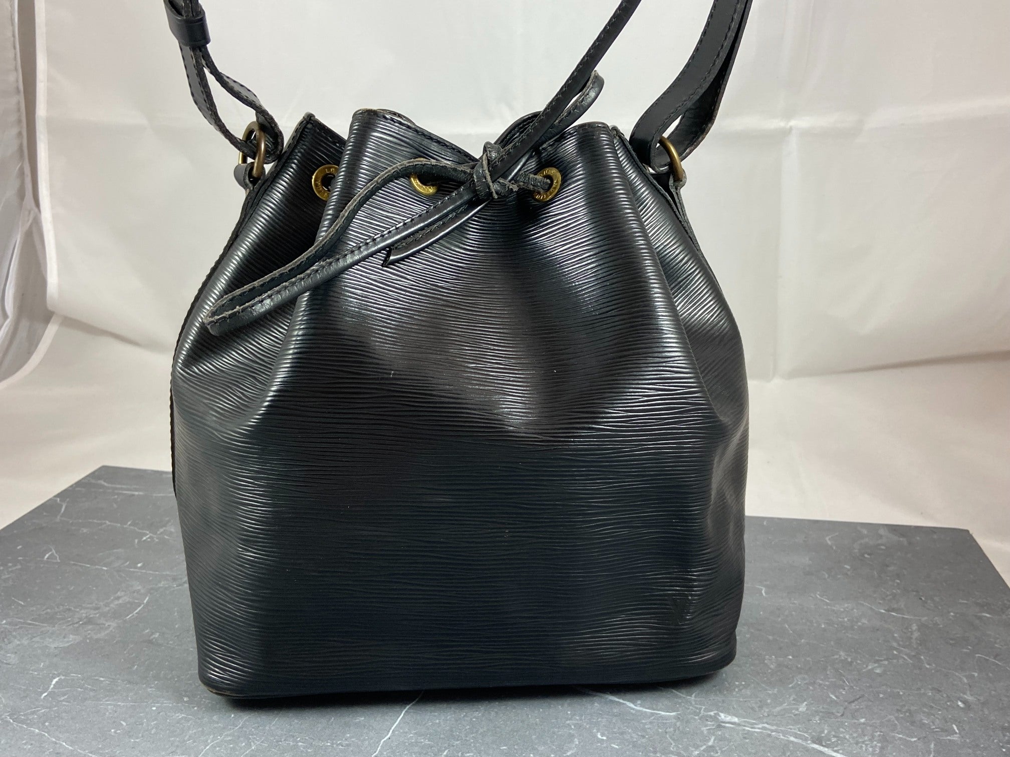 Louis Vuitton Sac Noé Petit Black Epi Leather