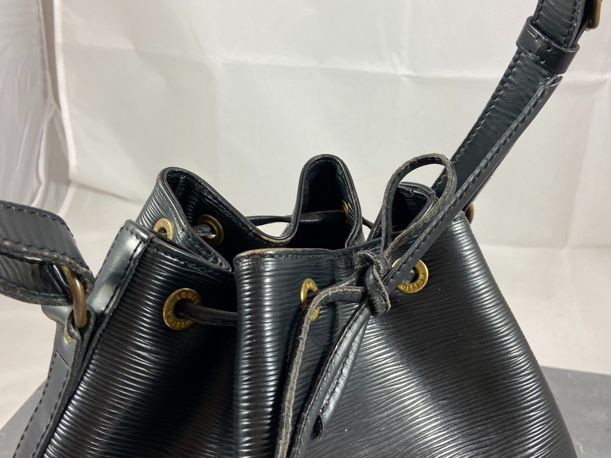 Louis Vuitton Sac Noé Petit Black Epi Leather