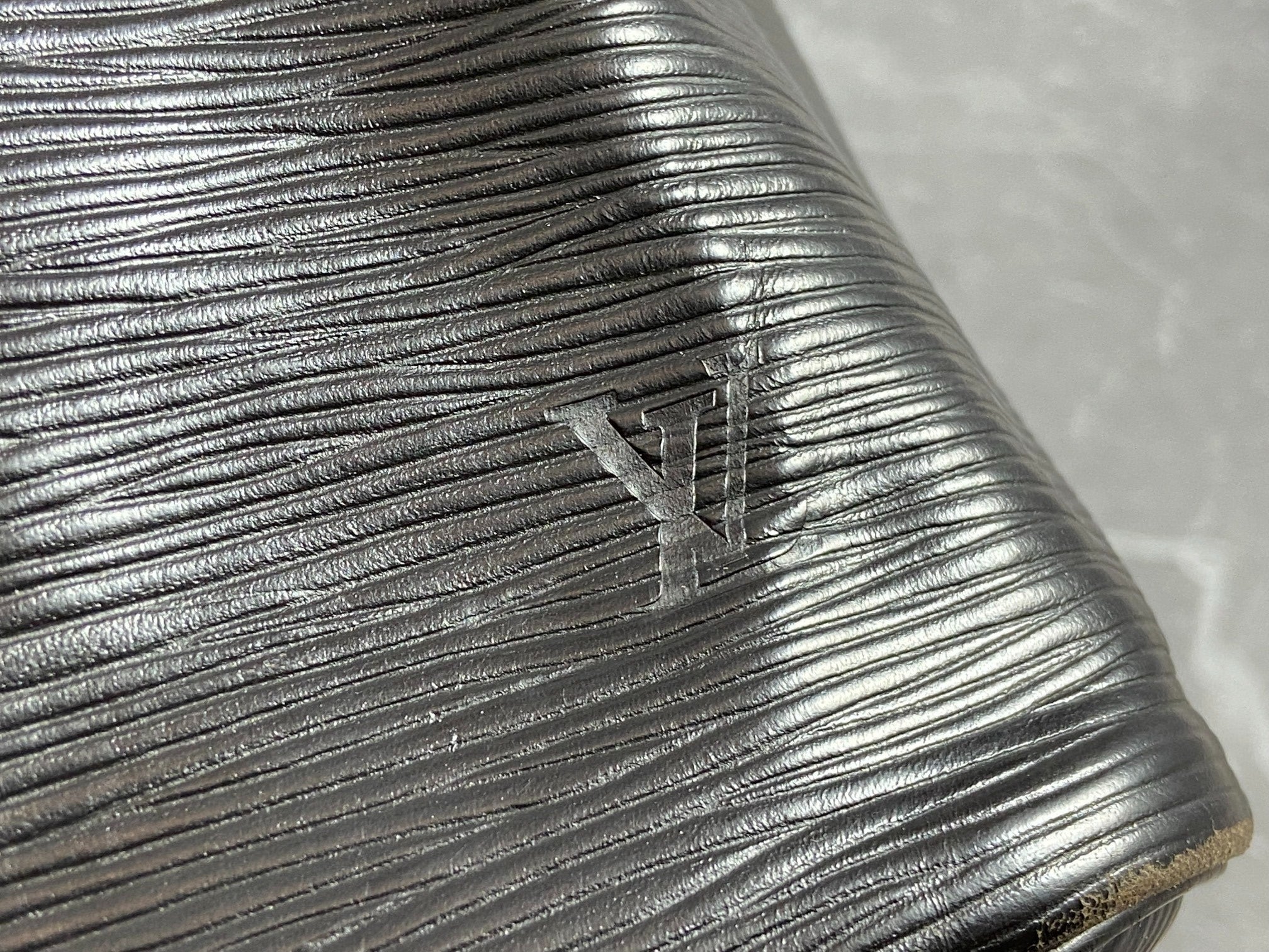 Louis Vuitton Sac Noé Petit Black Epi Leather